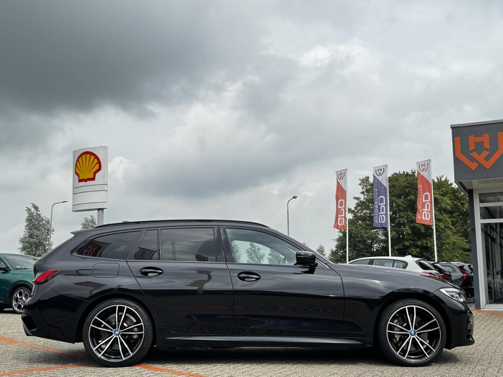 Foto van BMW 330e xDrive