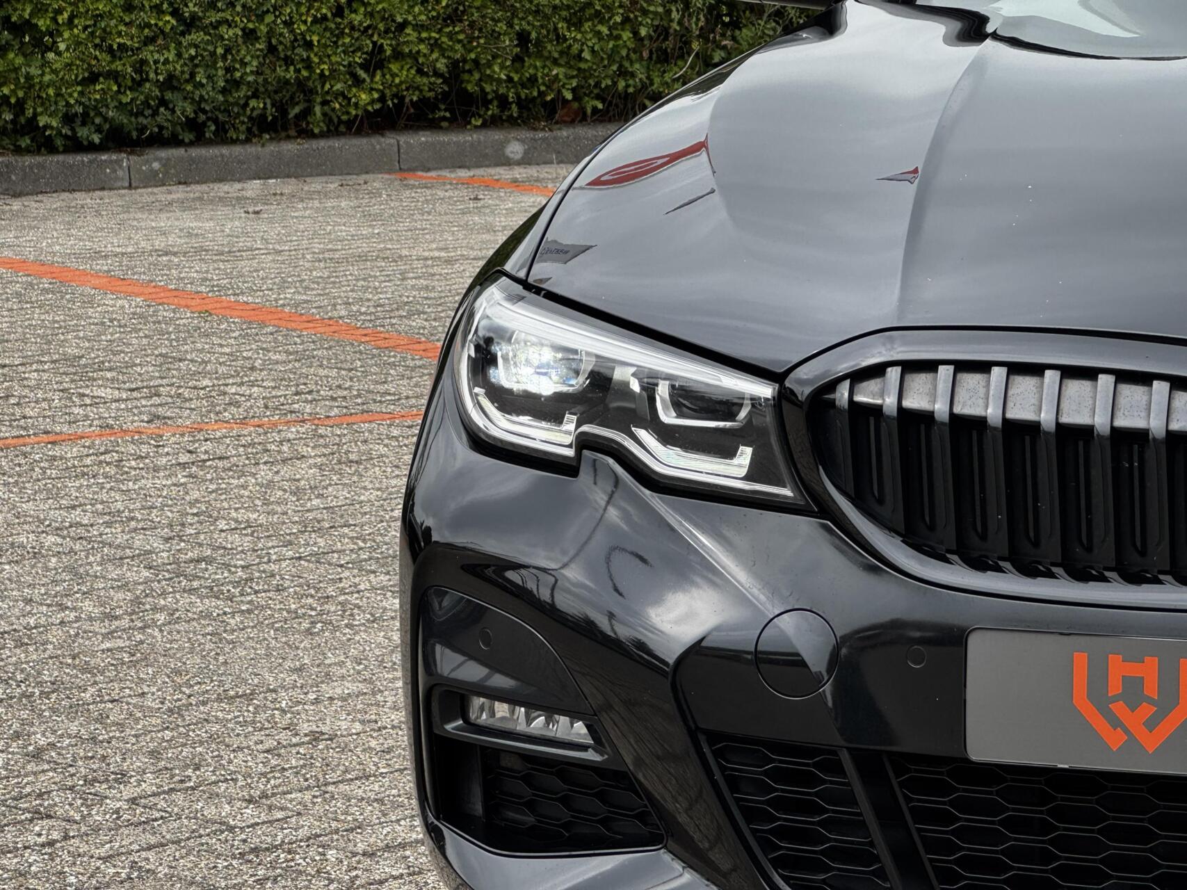 Foto van BMW 330e xDrive
