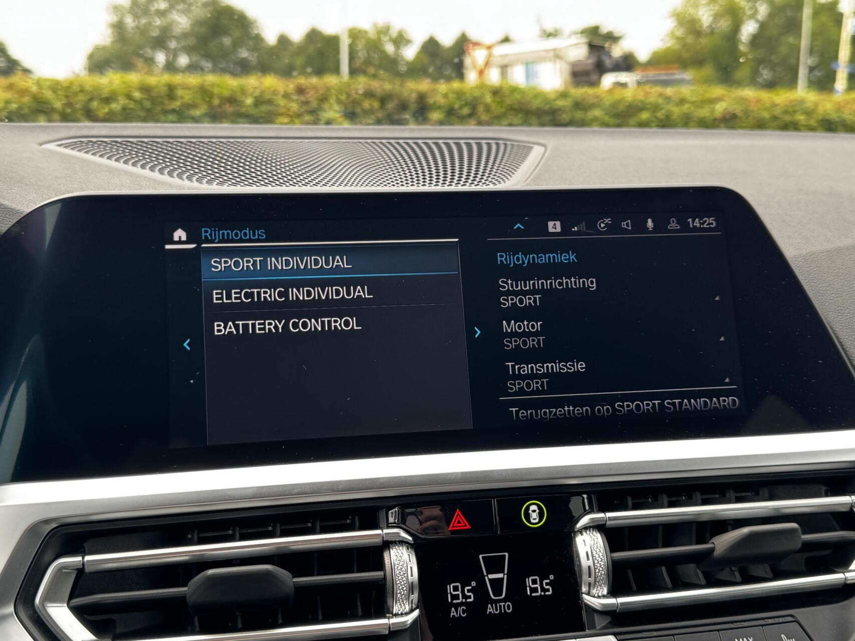 Foto van BMW 330e xDrive