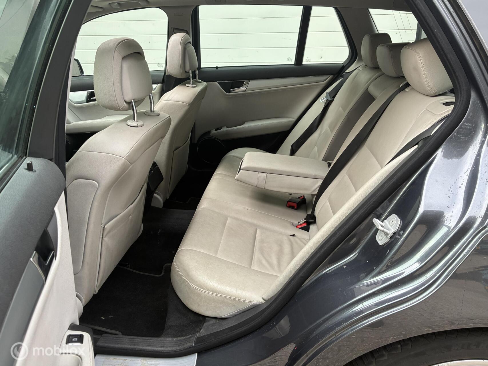 Foto van Mercedes-Benz C 200 Kompressor