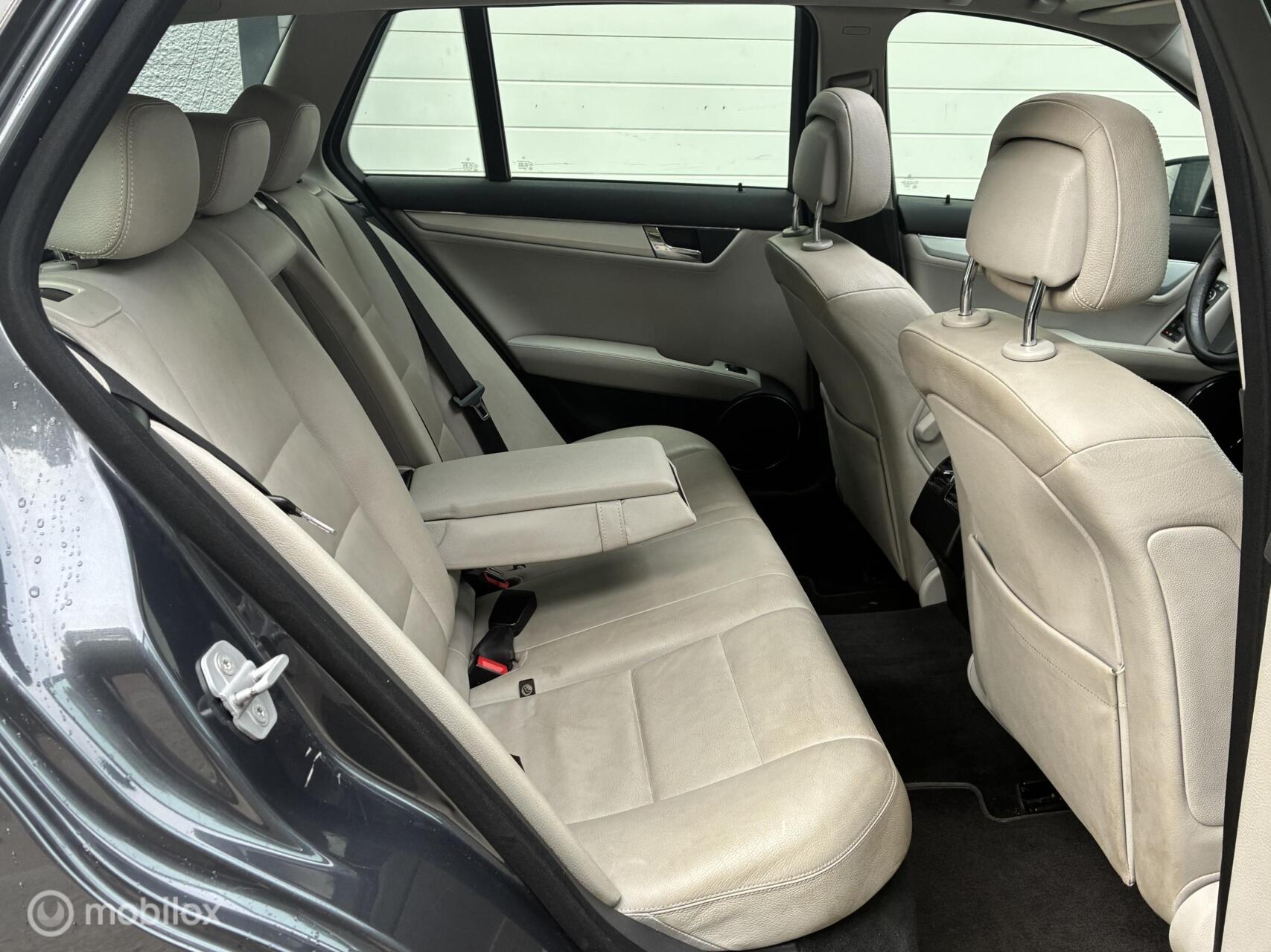 Foto van Mercedes-Benz C 200 Kompressor