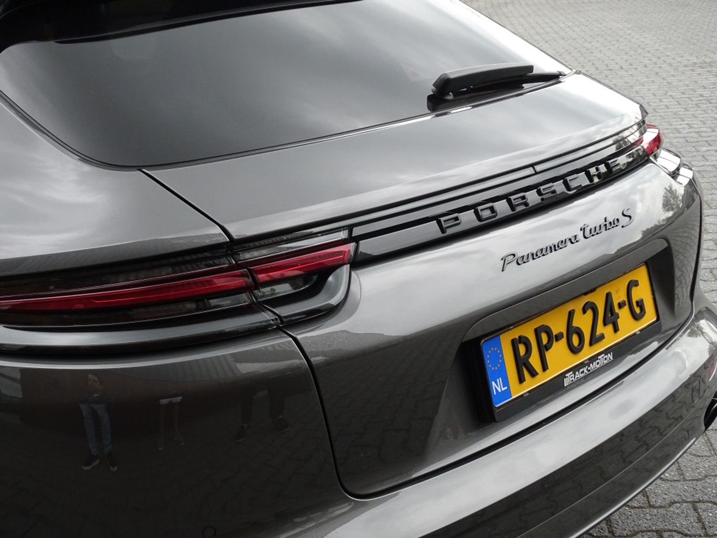 Foto van Porsche Panamera Turbo S E-hybrid