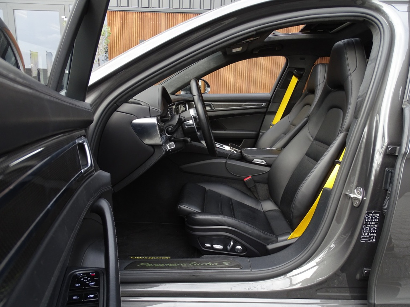Foto van Porsche Panamera Turbo S E-hybrid