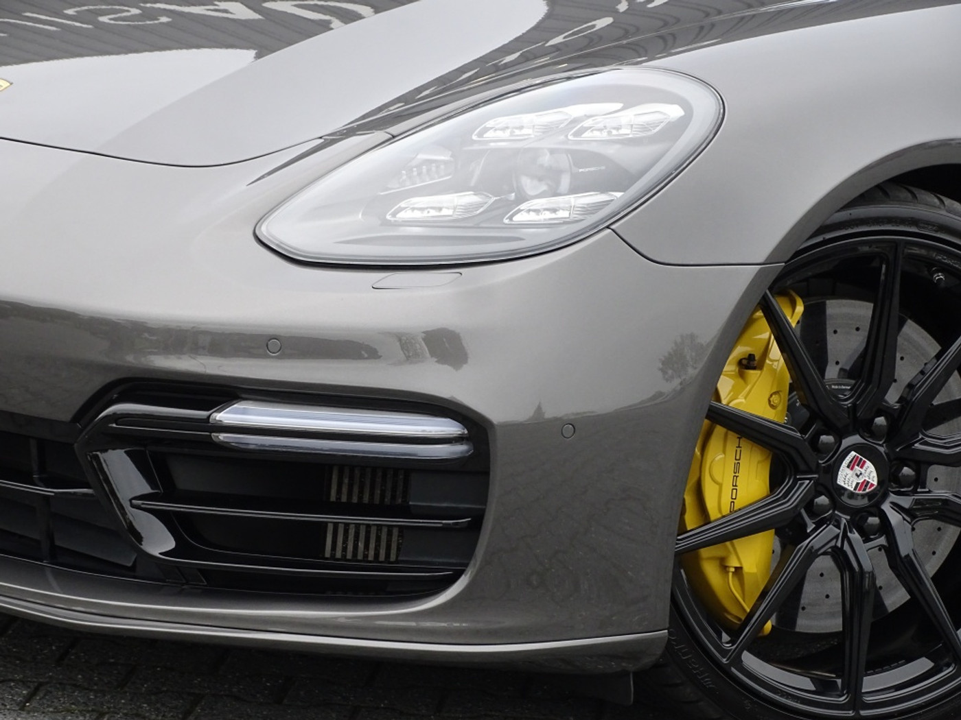 Foto van Porsche Panamera Turbo S E-hybrid
