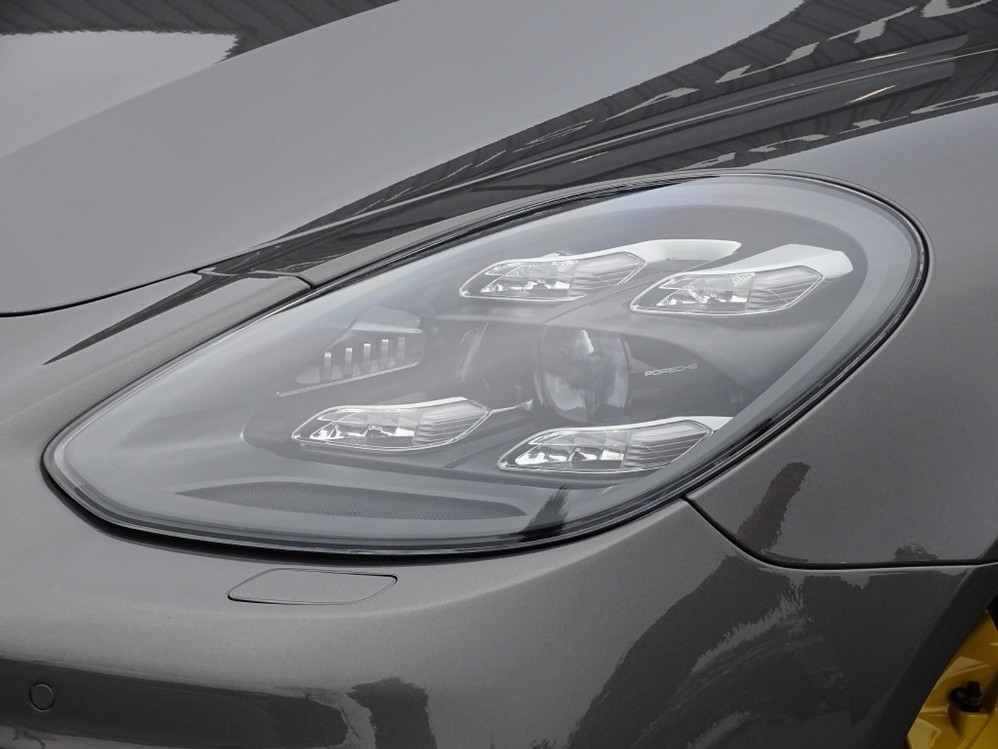 Foto van Porsche Panamera Turbo S E-hybrid