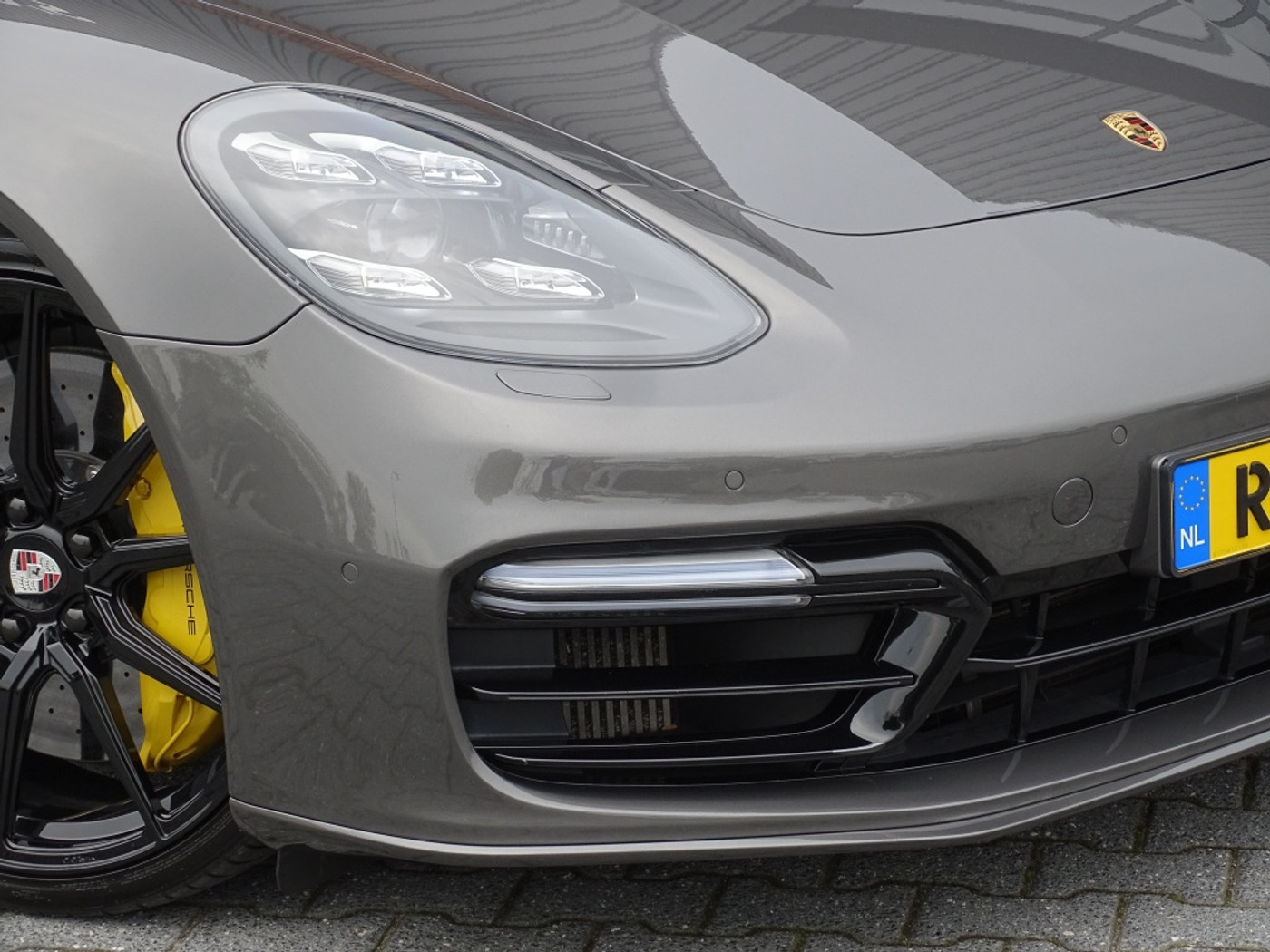 Foto van Porsche Panamera Turbo S E-hybrid