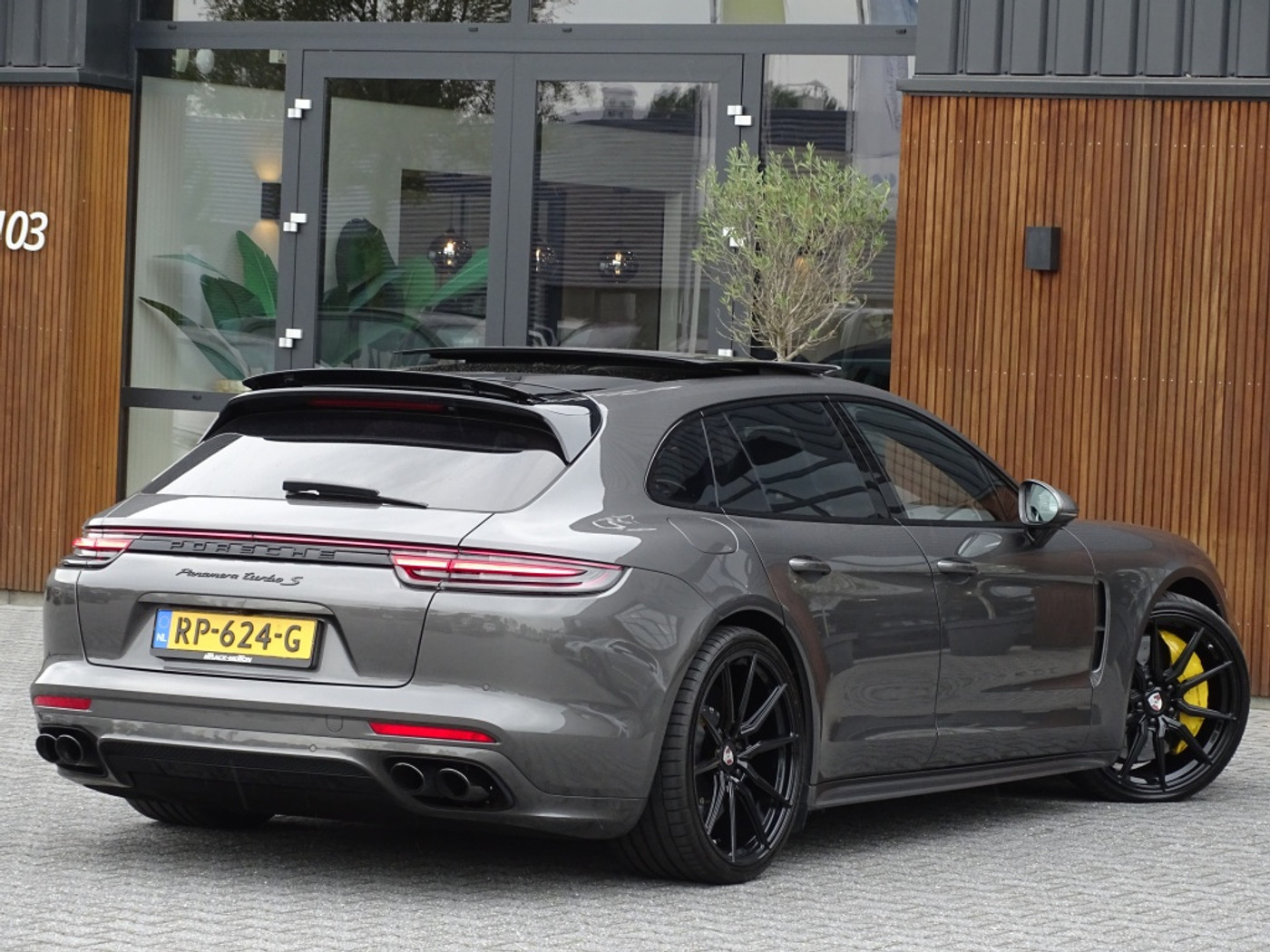 Foto van Porsche Panamera Turbo S E-hybrid