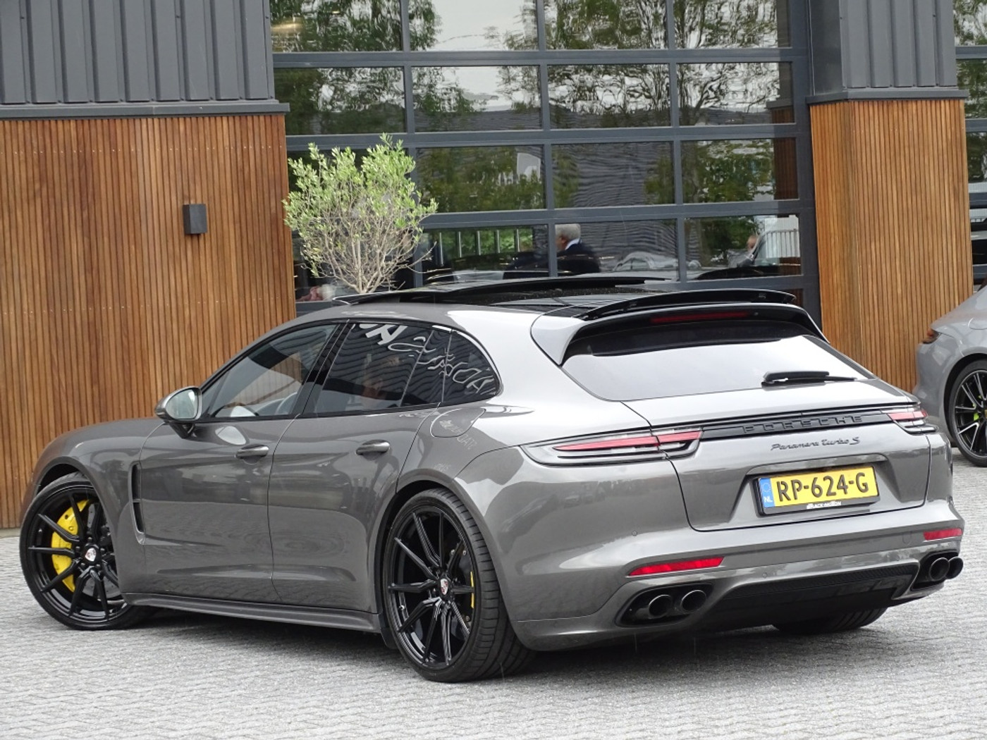 Foto van Porsche Panamera Turbo S E-hybrid