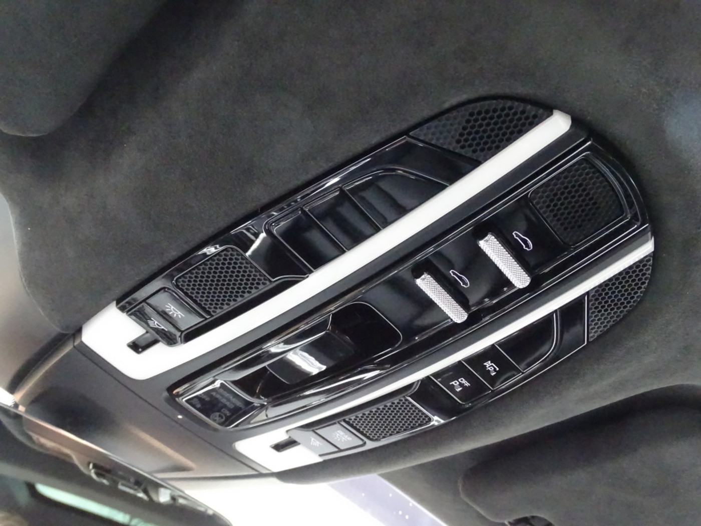 Foto van Porsche Panamera Turbo S E-hybrid