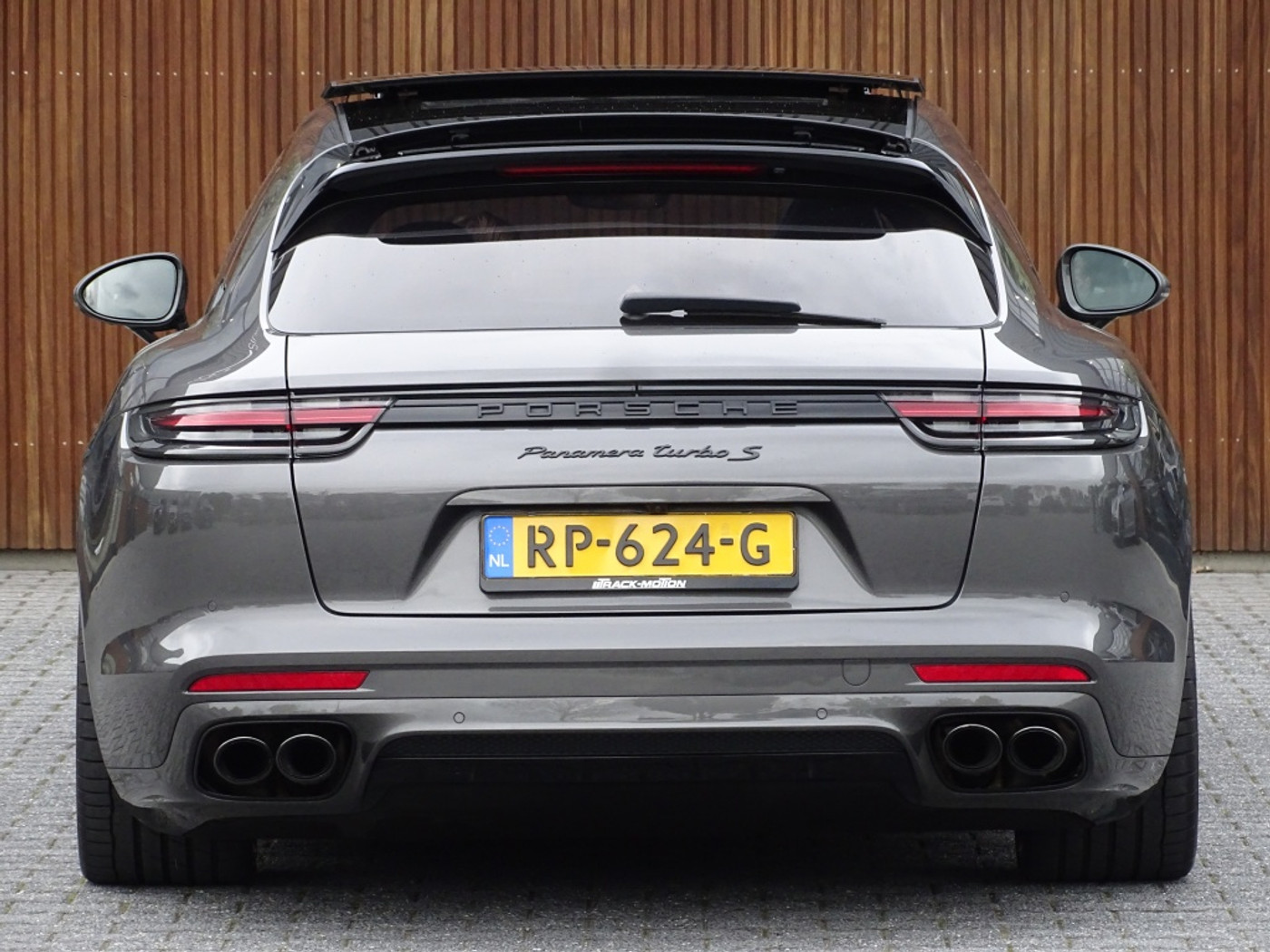 Foto van Porsche Panamera Turbo S E-hybrid