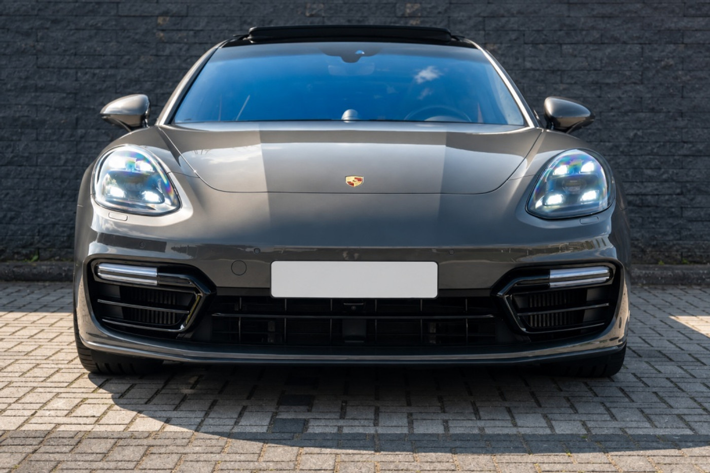 Foto van Porsche Panamera Turbo S E-hybrid