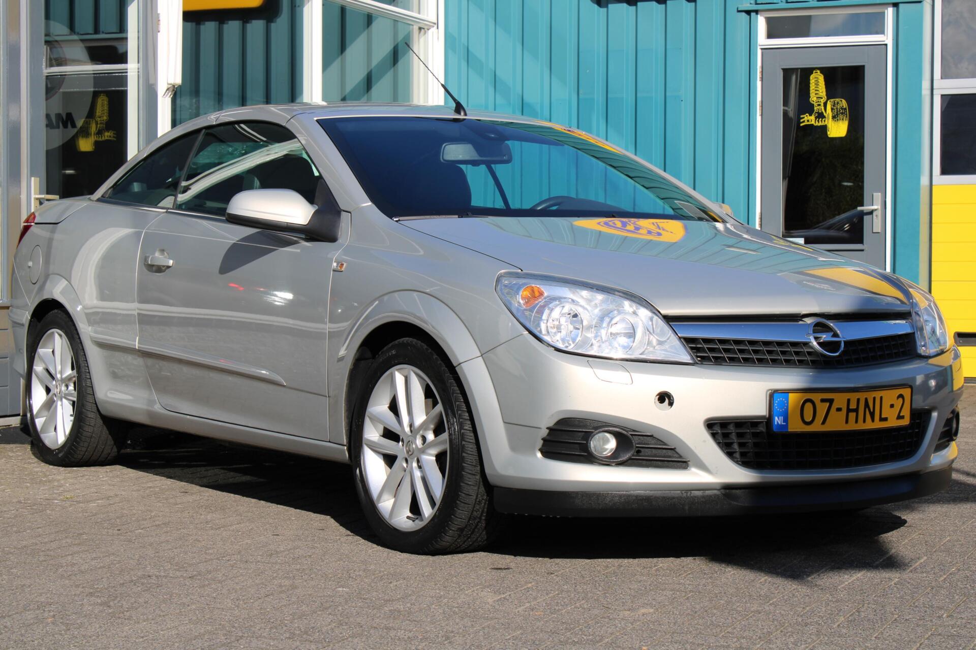 Foto van Opel Astra Twin Top