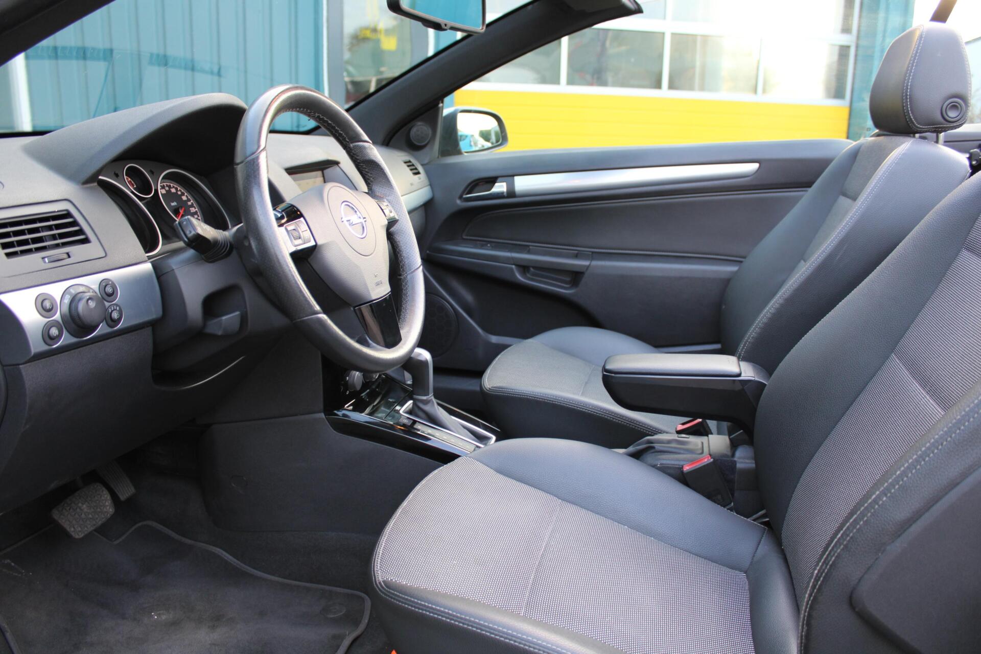 Foto van Opel Astra Twin Top