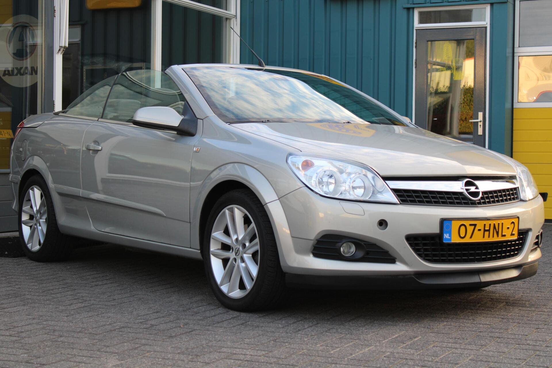 Foto van Opel Astra Twin Top