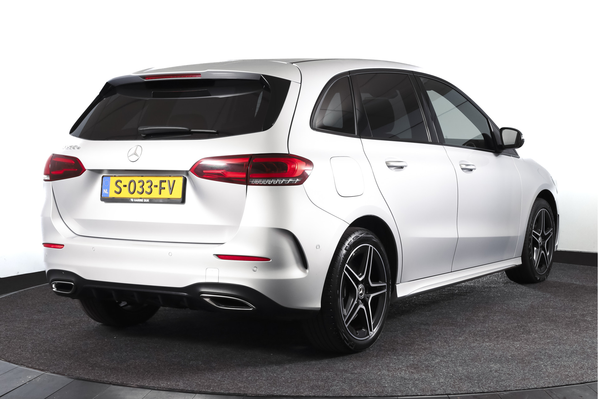 Foto van Mercedes-Benz B 250 E