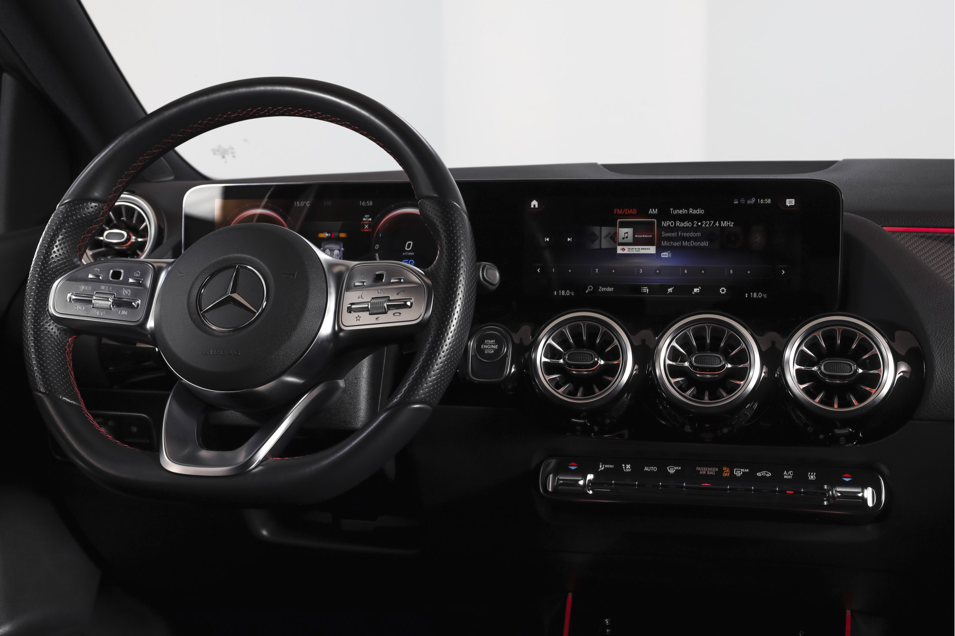 Foto van Mercedes-Benz B 250 E
