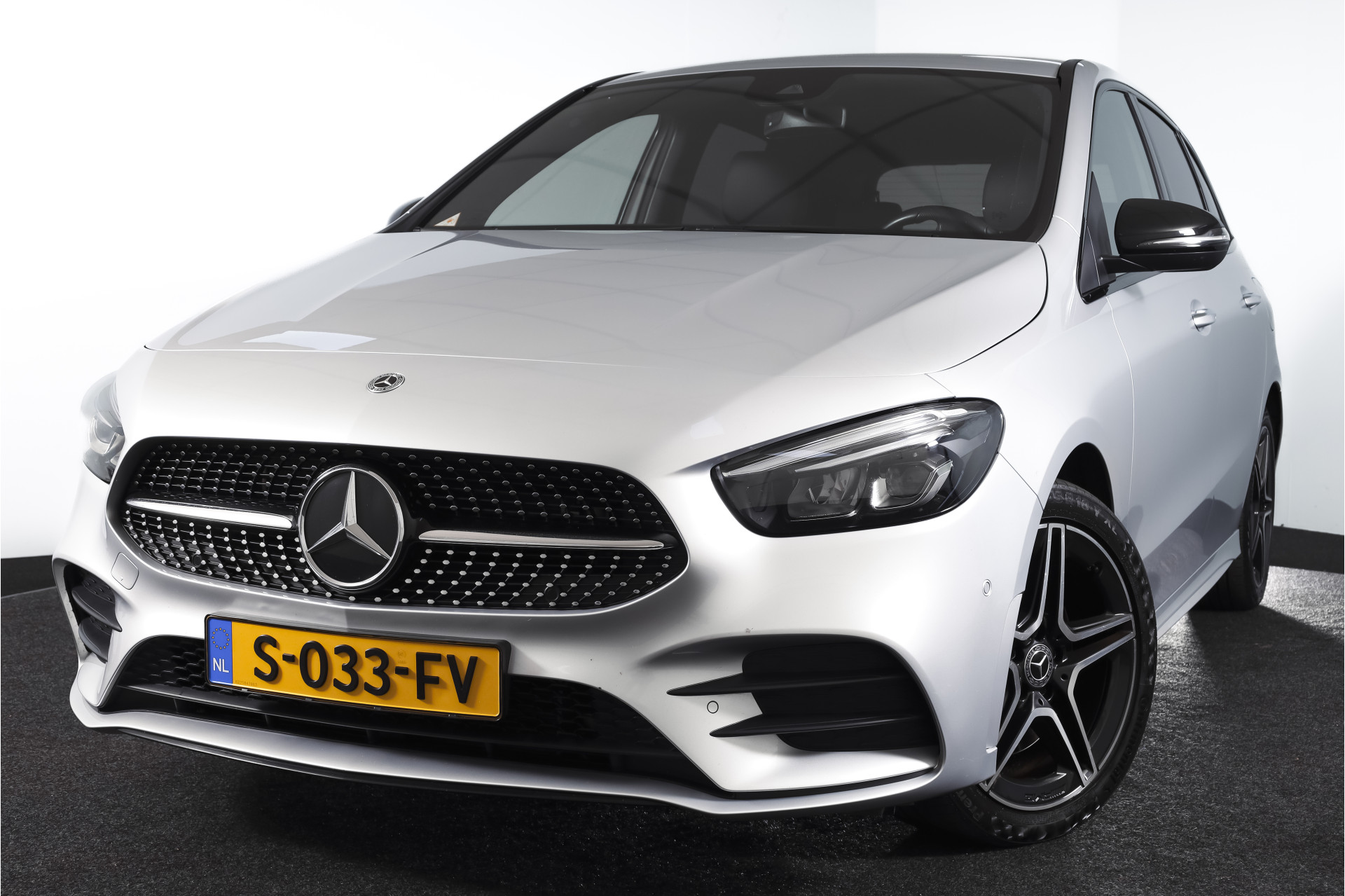 Foto van Mercedes-Benz B 250 E