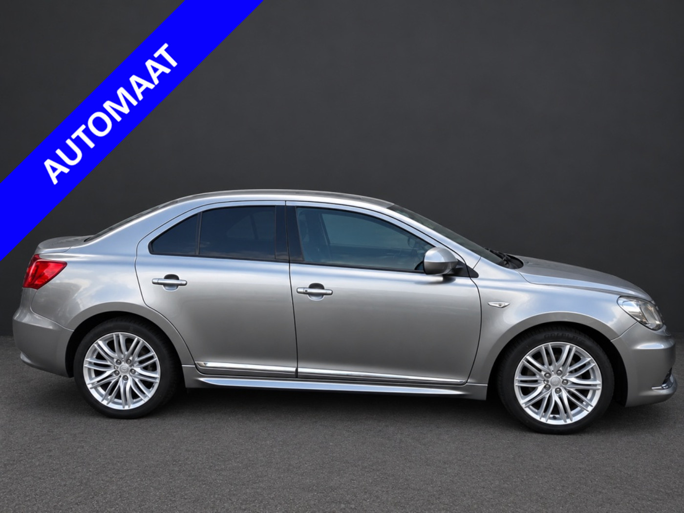Suzuki Kizashi 2.4 Sport Automaat 2014 - voorkant
