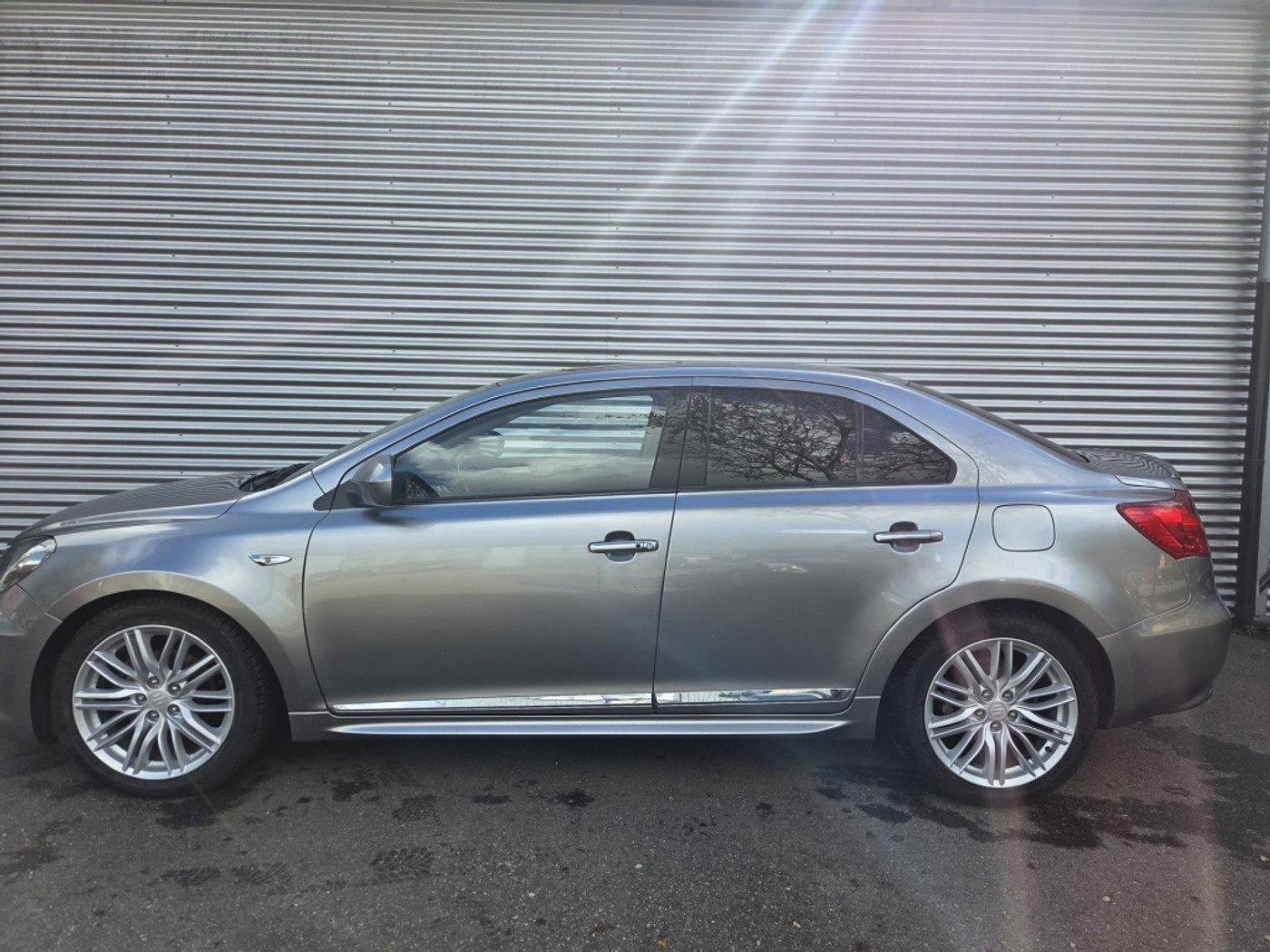 Foto van Suzuki Kizashi