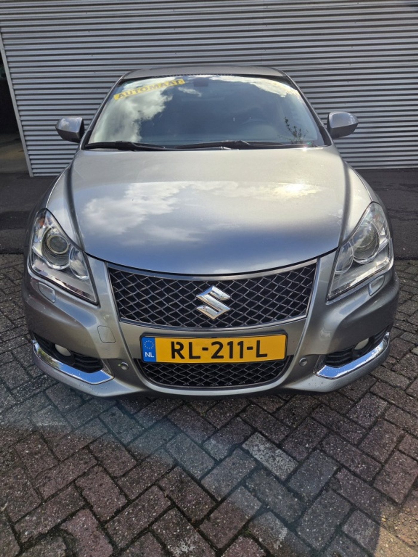 Foto van Suzuki Kizashi