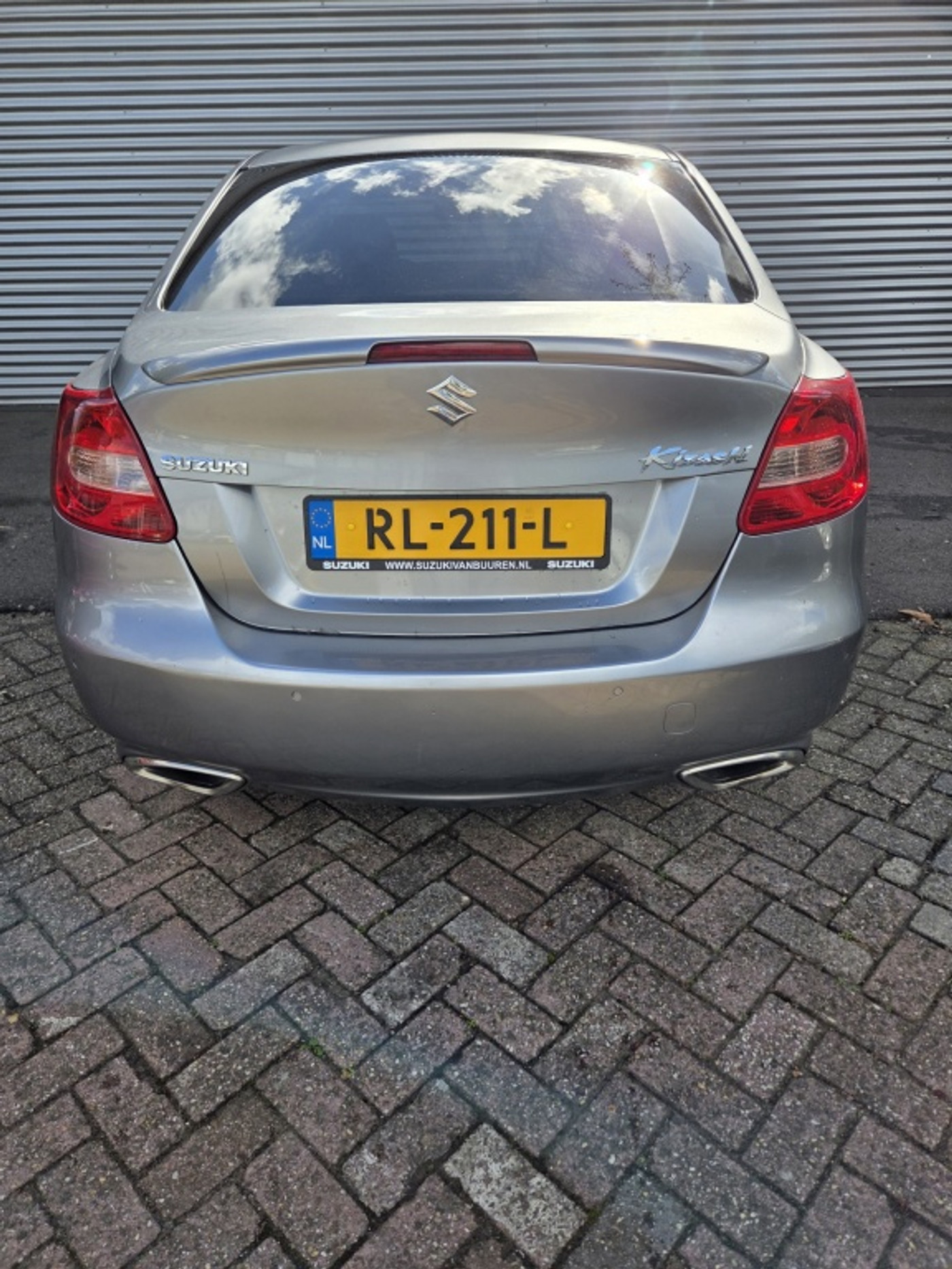 Foto van Suzuki Kizashi