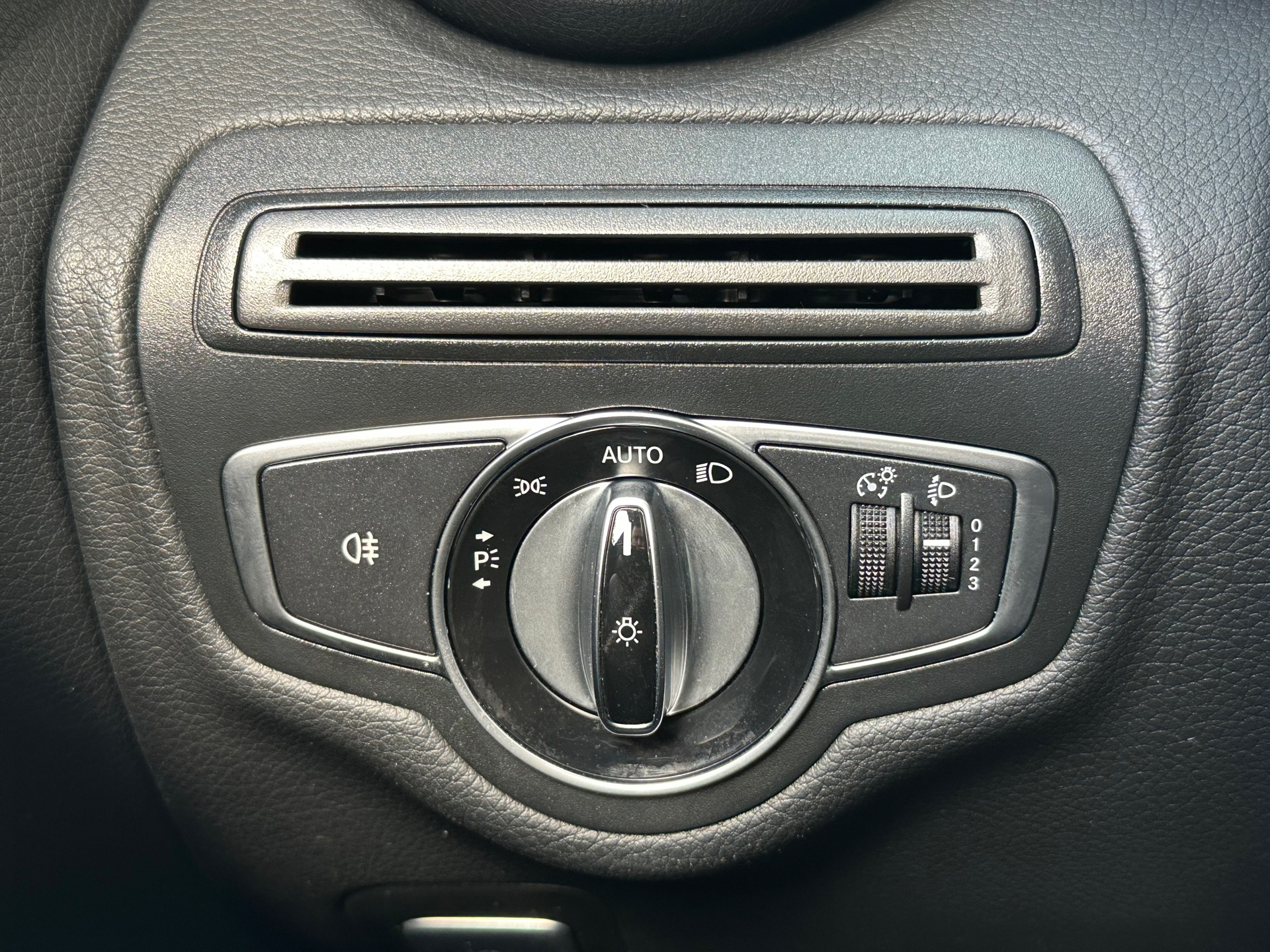 Foto van Mercedes-Benz C 200