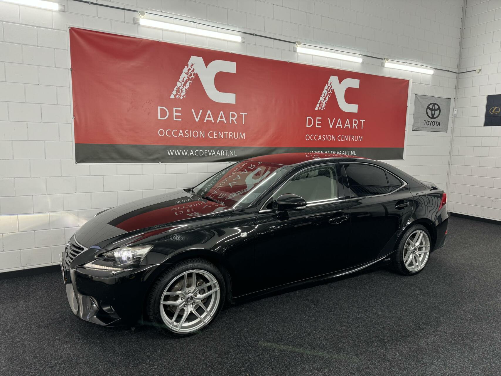 Lexus Is 300h First Edition - VERKOCHT! 2013 - voorkant