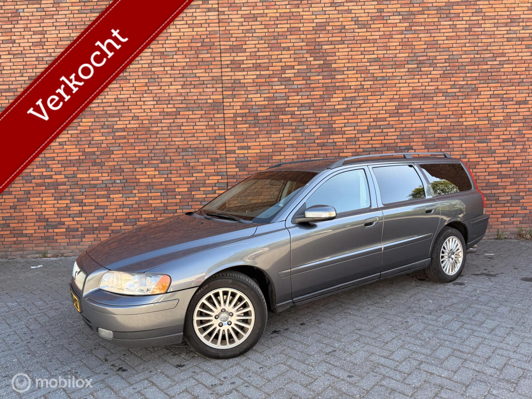 Volvo V70 2.4D Edition I Airco APK LM velgen 2006 - voorkant