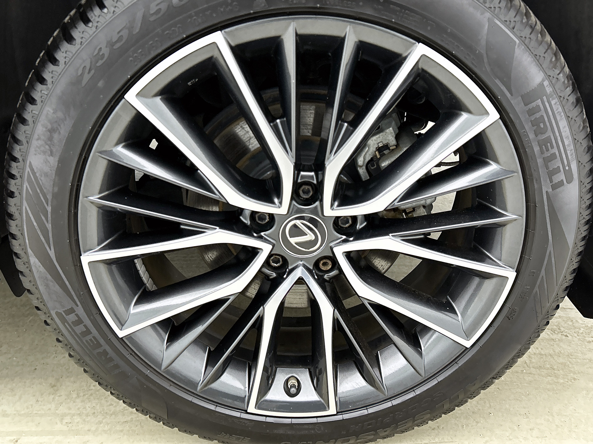 Foto van Lexus Lexus Nx450h+