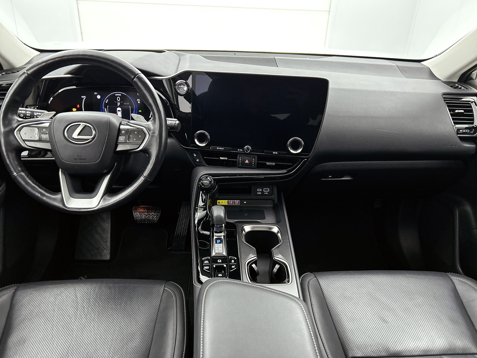 Foto van Lexus Lexus Nx450h+