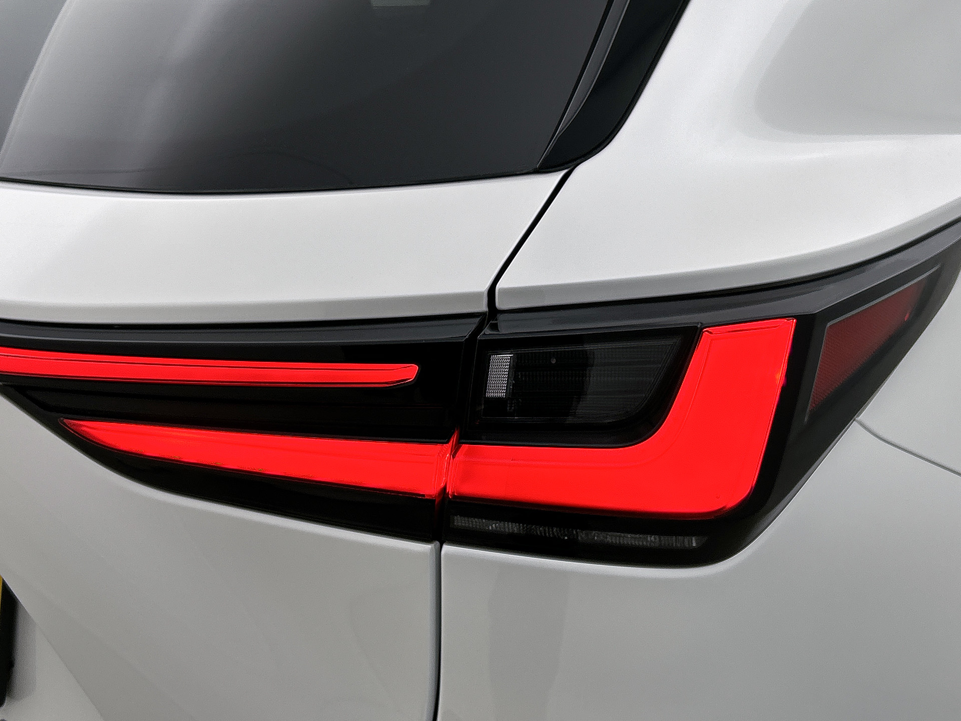 Foto van Lexus Lexus Nx450h+