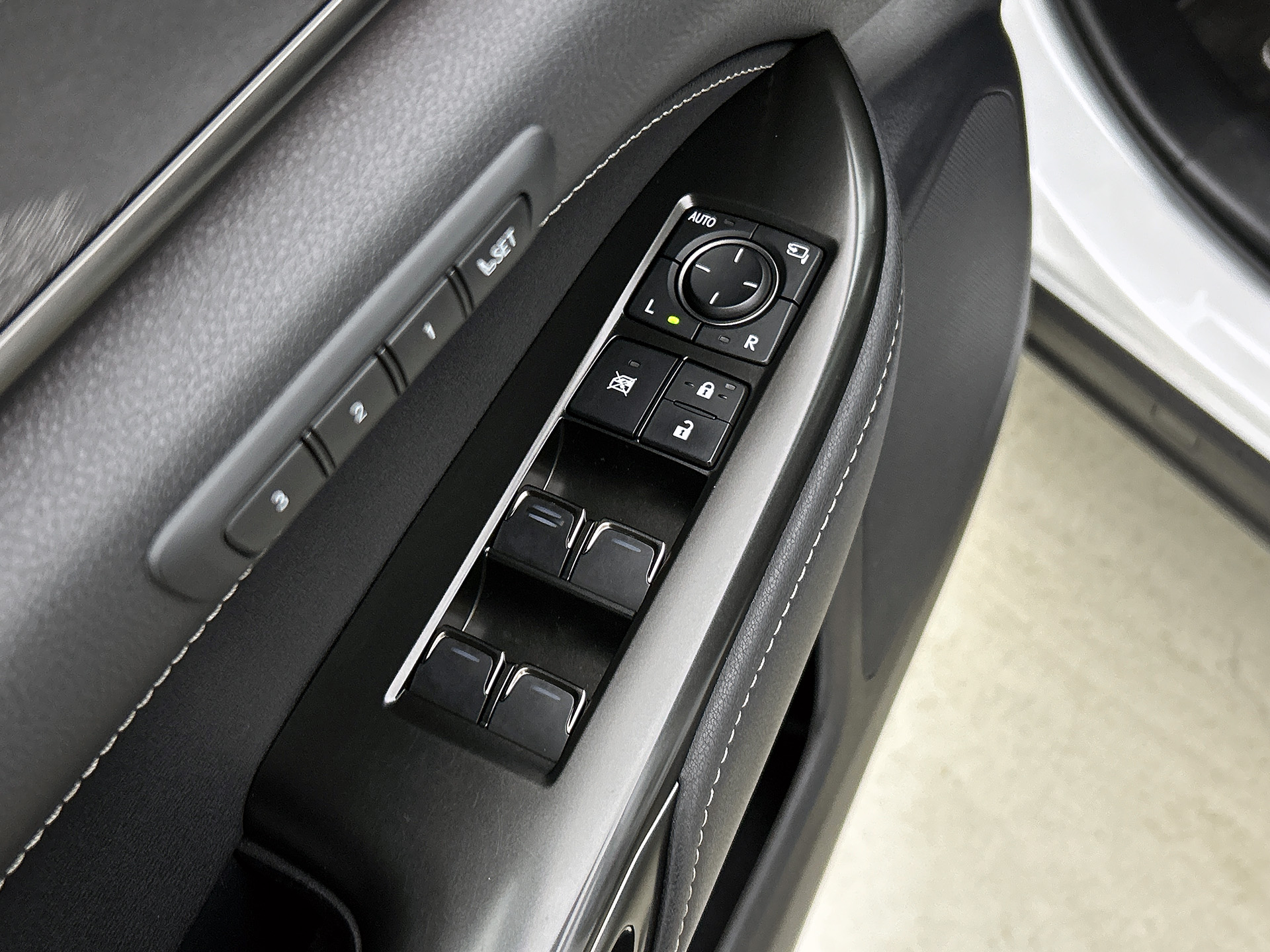 Foto van Lexus Lexus Nx450h+