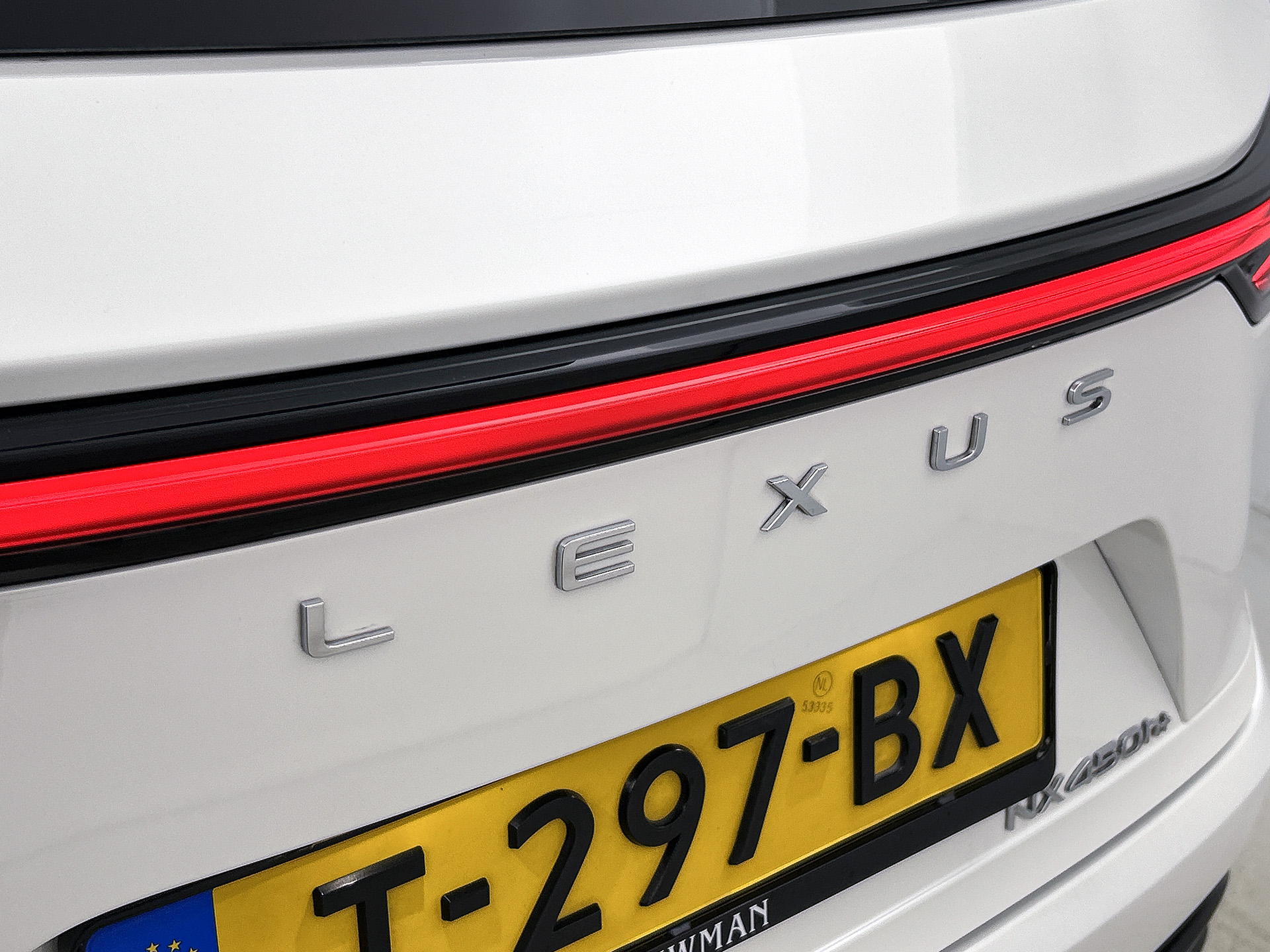 Foto van Lexus Lexus Nx450h+