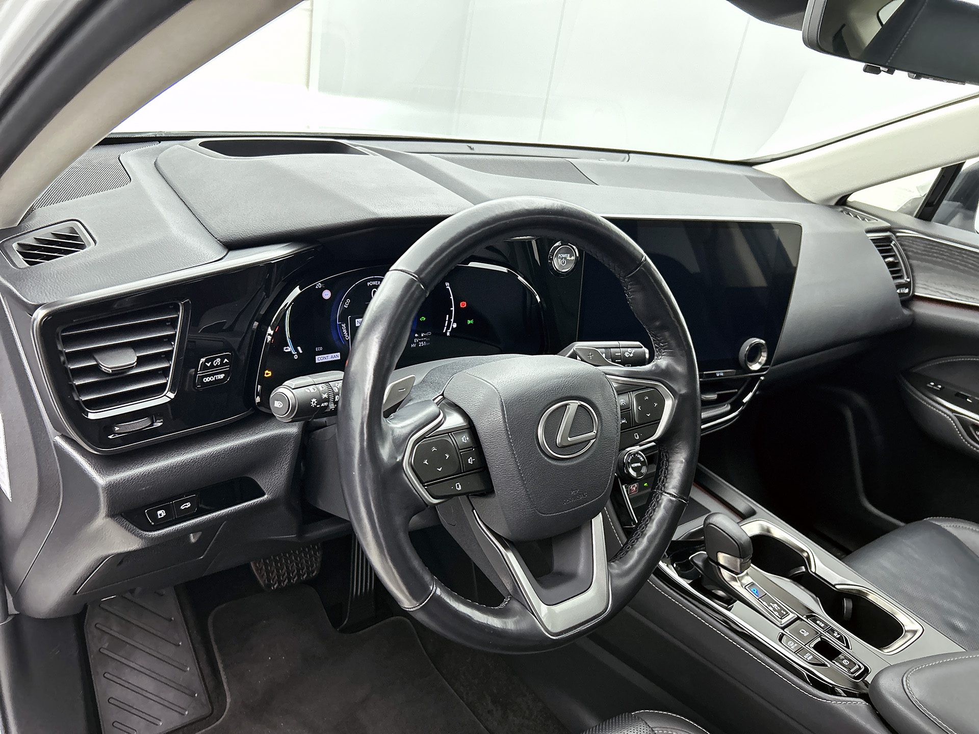 Foto van Lexus Lexus Nx450h+