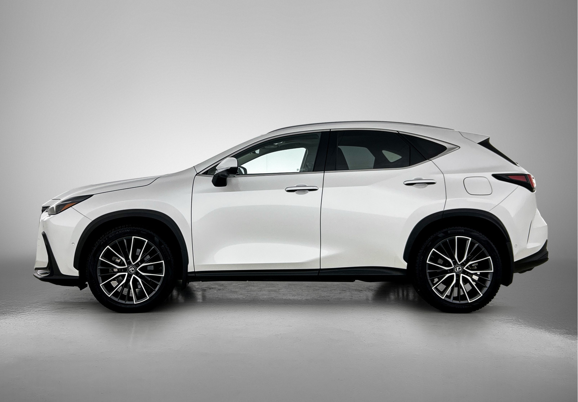 Foto van Lexus Lexus Nx450h+