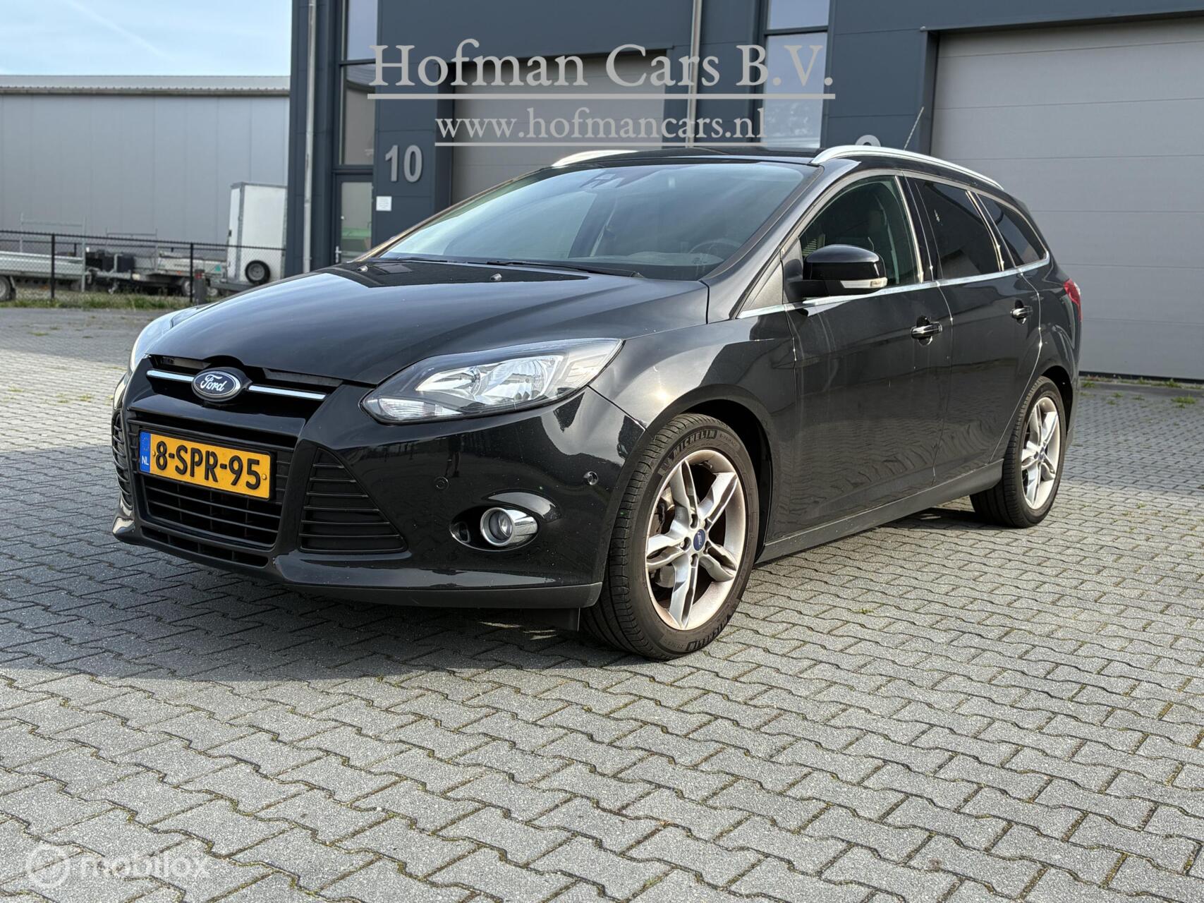 Ford Focus 1.0 EcoBoost Titanium | Nieuwe APK | Distributie 2023 | Keyless Entry 2013 - voorkant