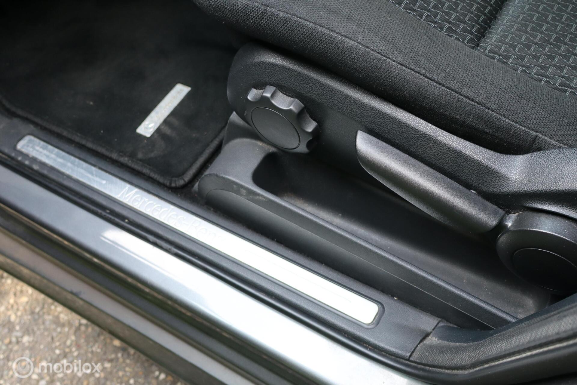 Foto van Mercedes-Benz B 180