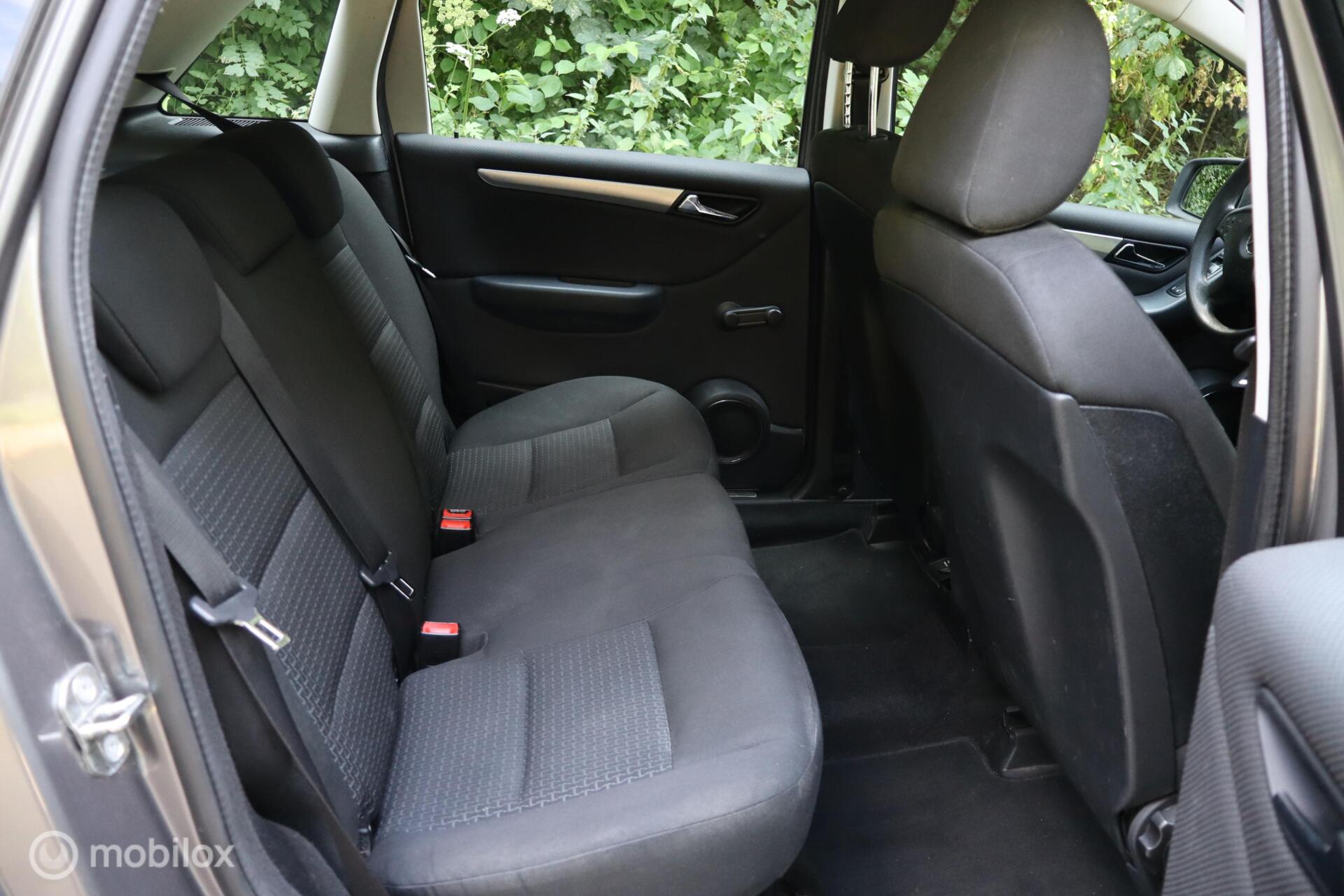 Foto van Mercedes-Benz B 180