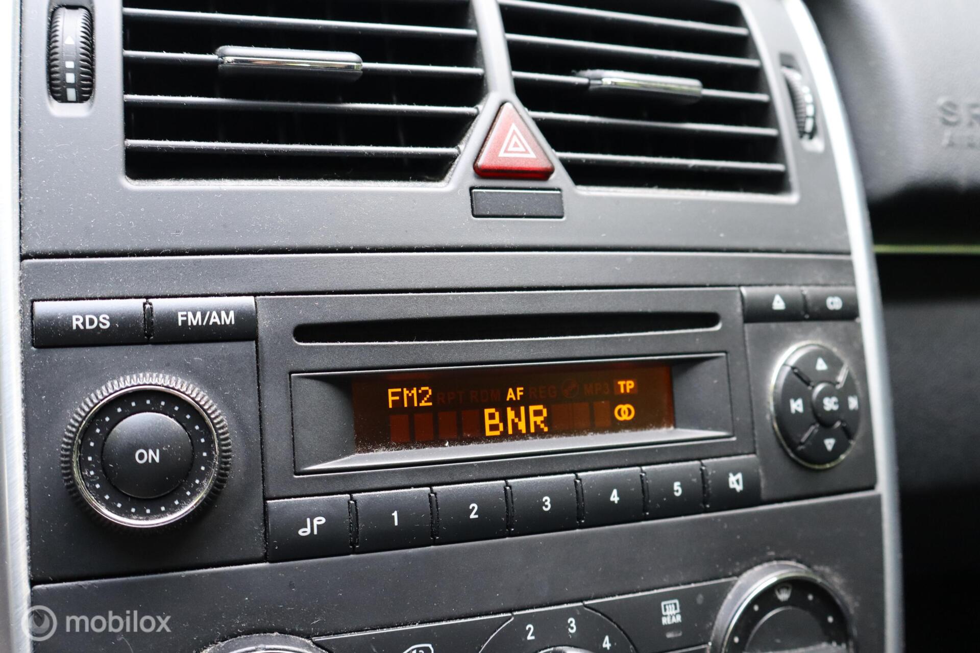 Foto van Mercedes-Benz B 180