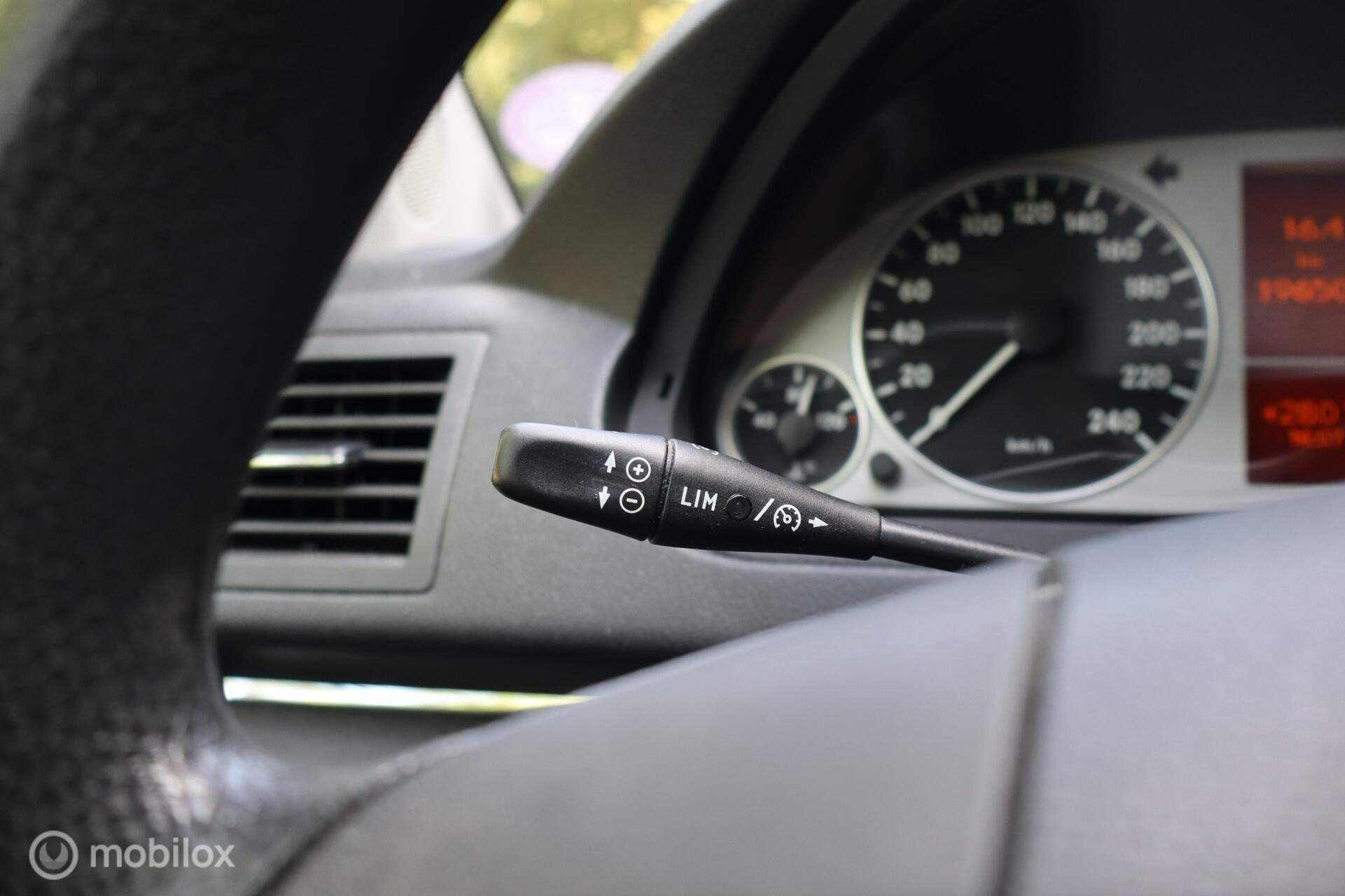 Foto van Mercedes-Benz B 180
