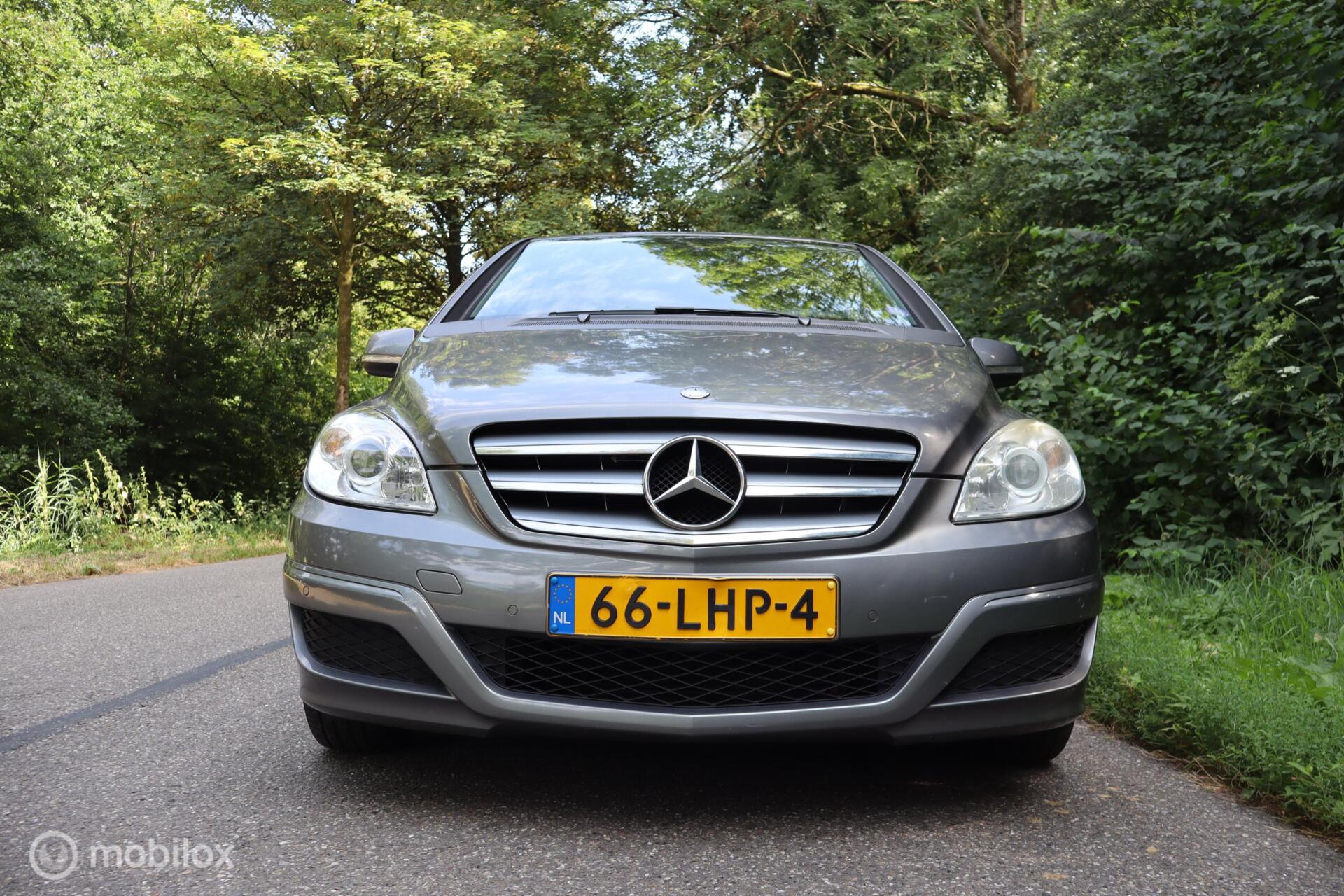 Foto van Mercedes-Benz B 180