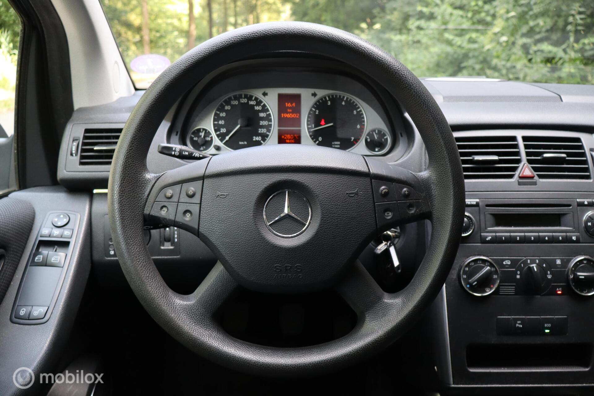 Foto van Mercedes-Benz B 180
