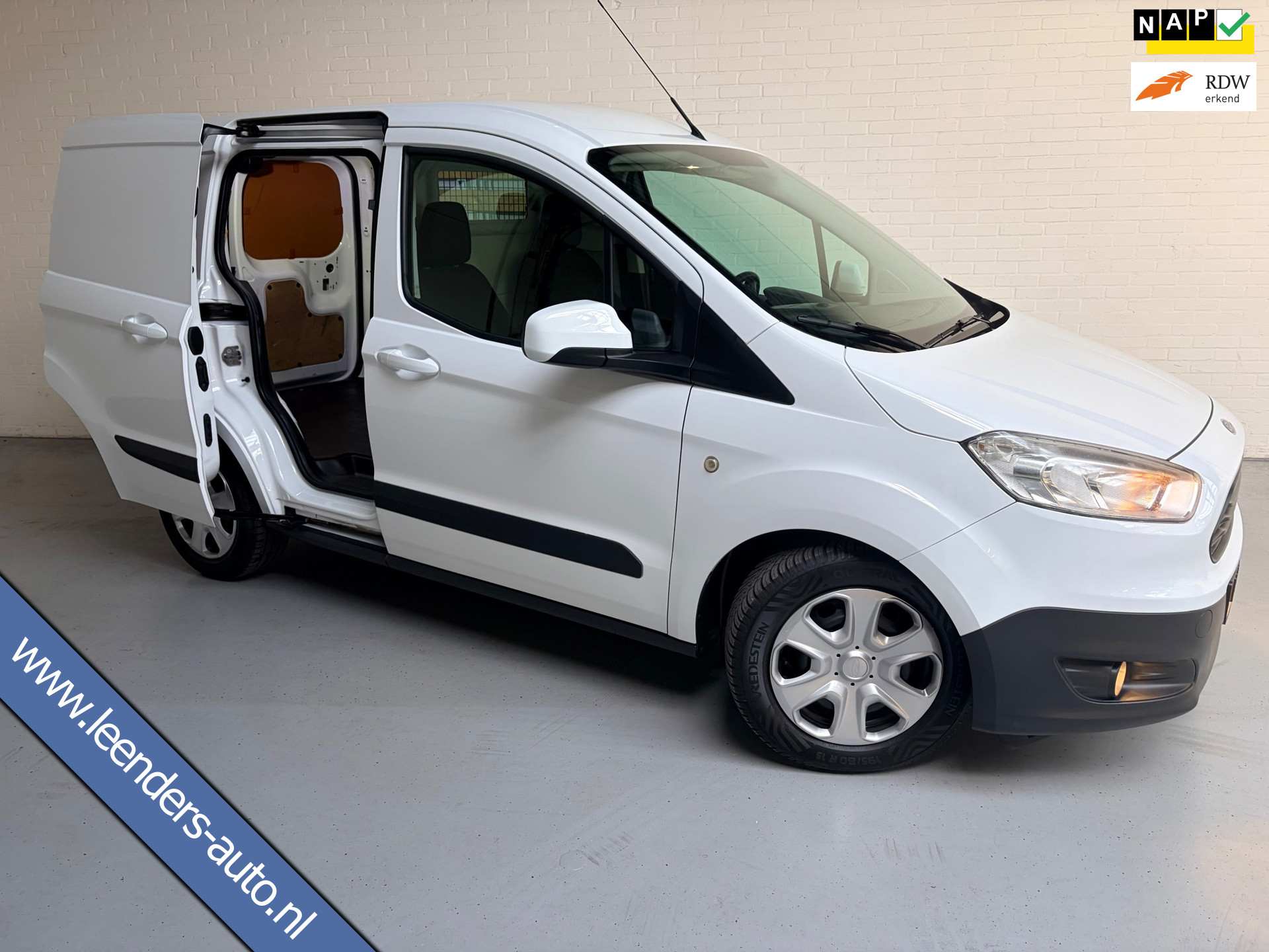 Ford Transit Courier 1.5 TDCI Trend, Airco, CruiseControl, Stoel verwarming Schuifdeur 1ste eigenaar Nederlandse bus RIJKLAARPRIJS 2018 - voorkant