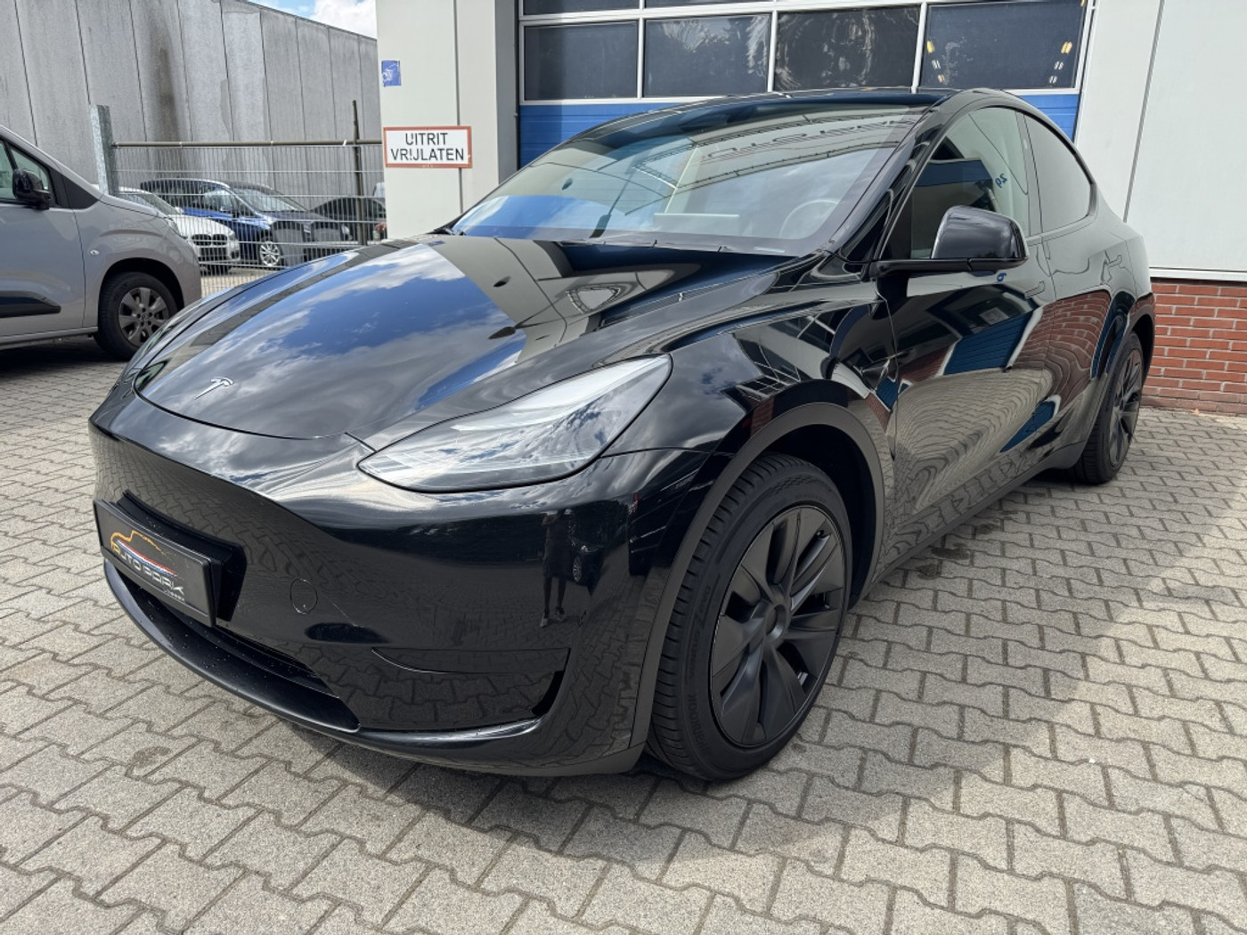 Tesla Model Y Long R. RWD 75 kWh 2024 - voorkant