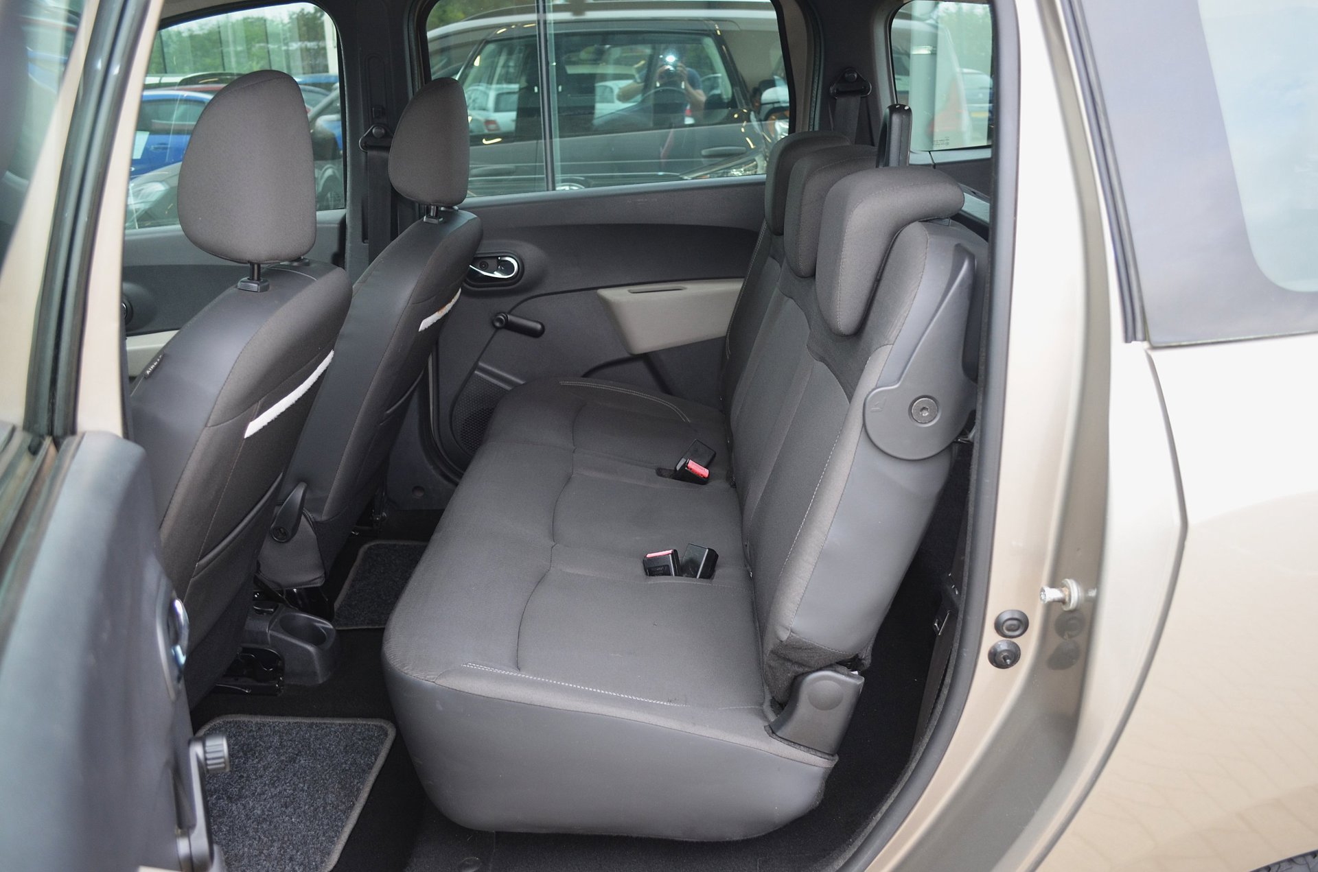 Foto van Dacia Lodgy