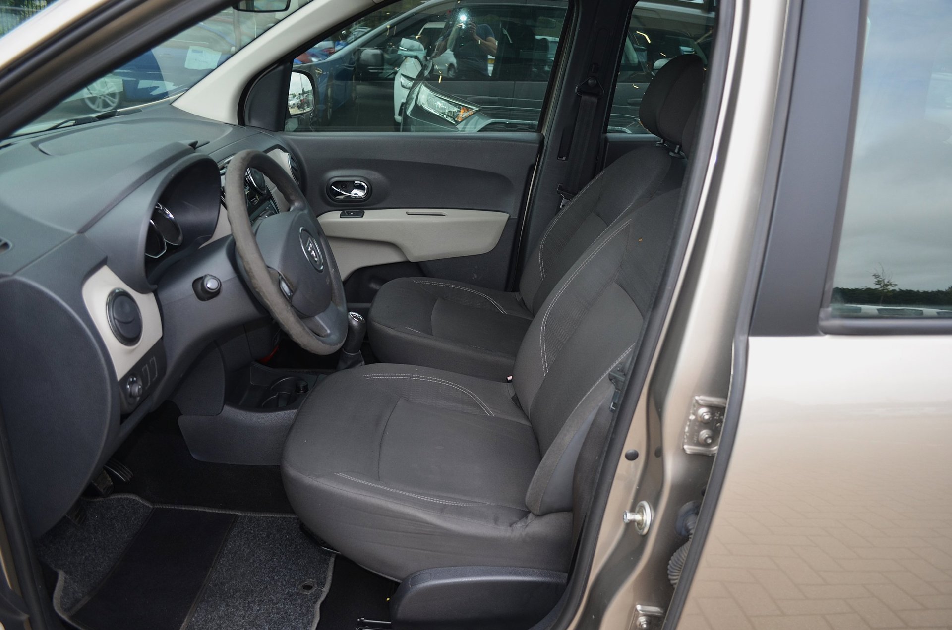 Foto van Dacia Lodgy