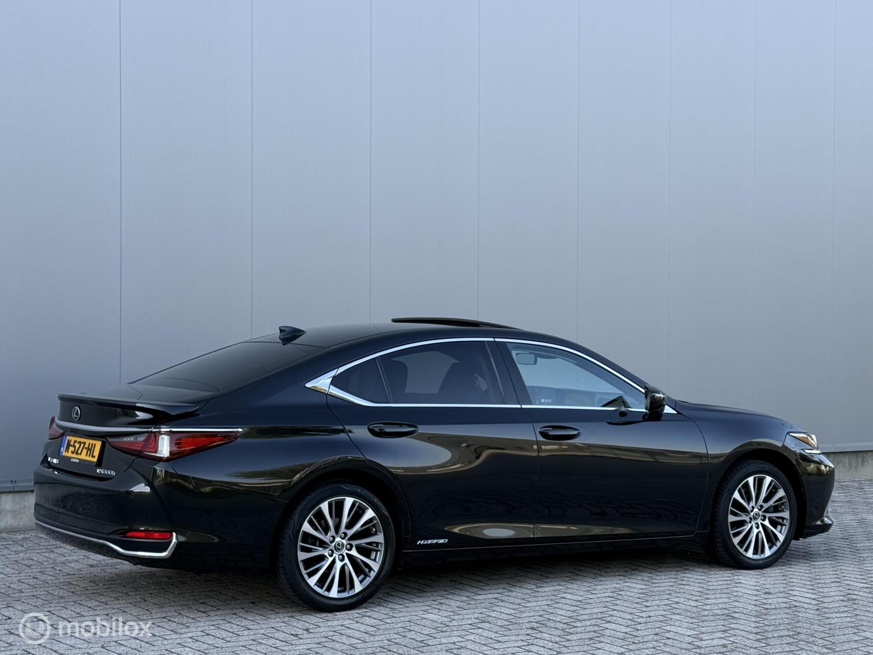 Foto van Lexus Lexus Es300h