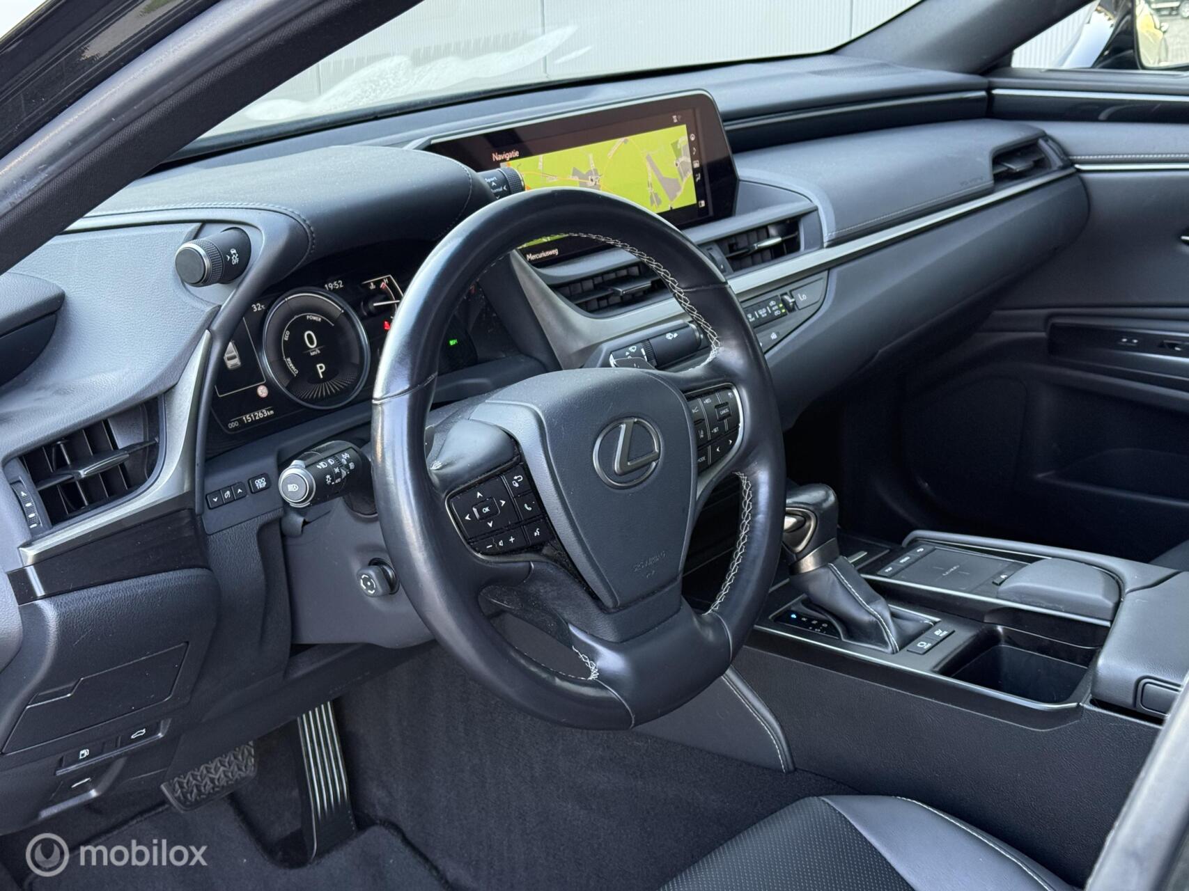Foto van Lexus Lexus Es300h