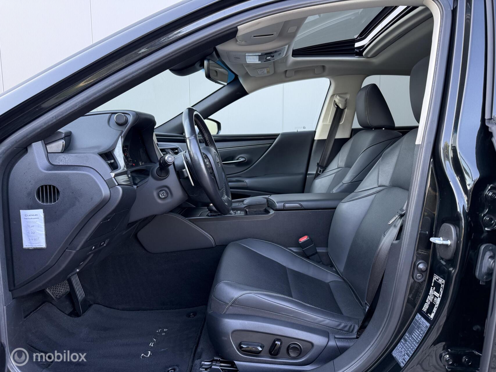 Foto van Lexus Lexus Es300h