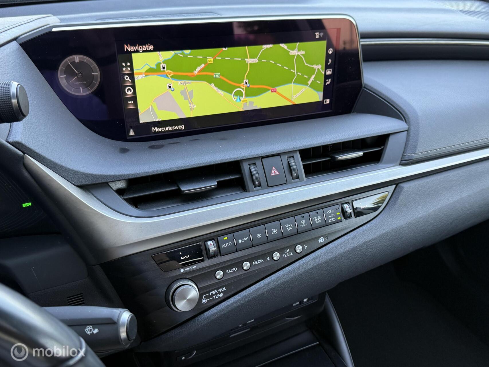 Foto van Lexus Lexus Es300h